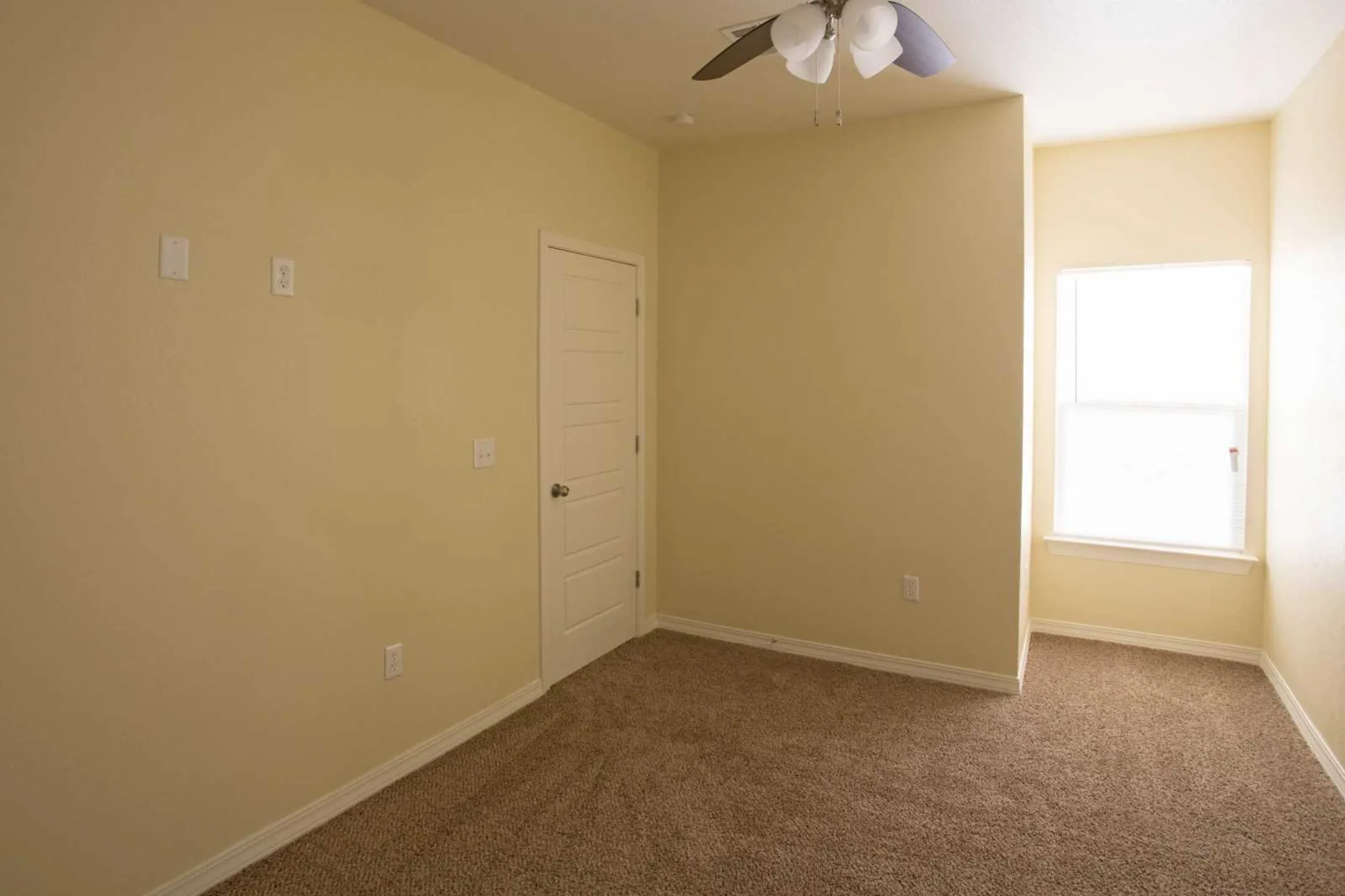 Bedroom - Los Balcones Apartments - El Paso, TX
