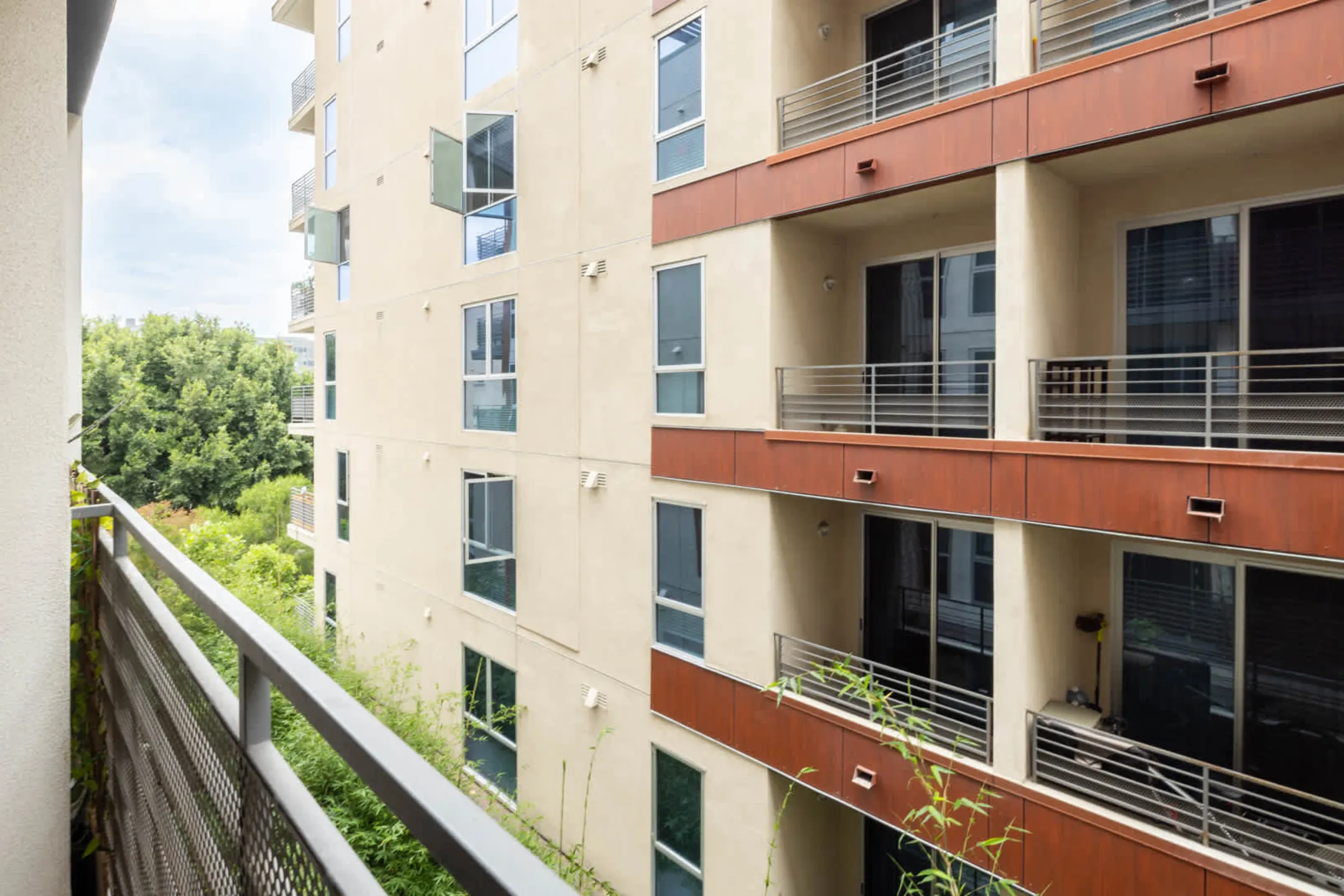 Radius Koreatown Apartments Los Angeles