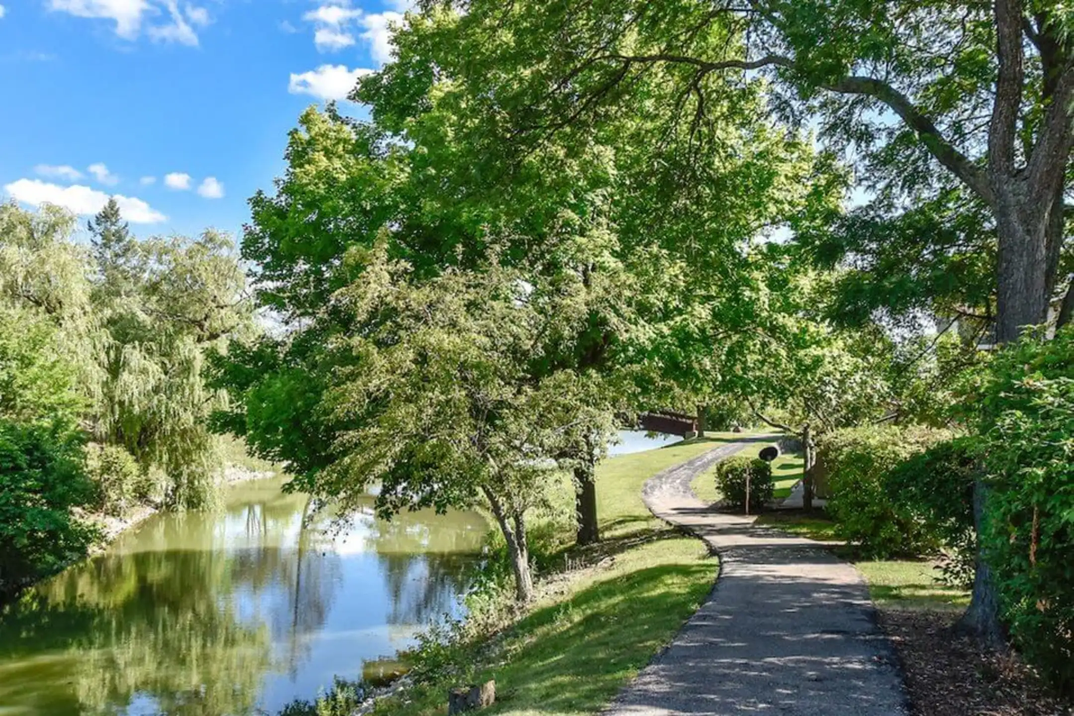 Glenbrook Apartments Apartments Milwaukee, WI 53223