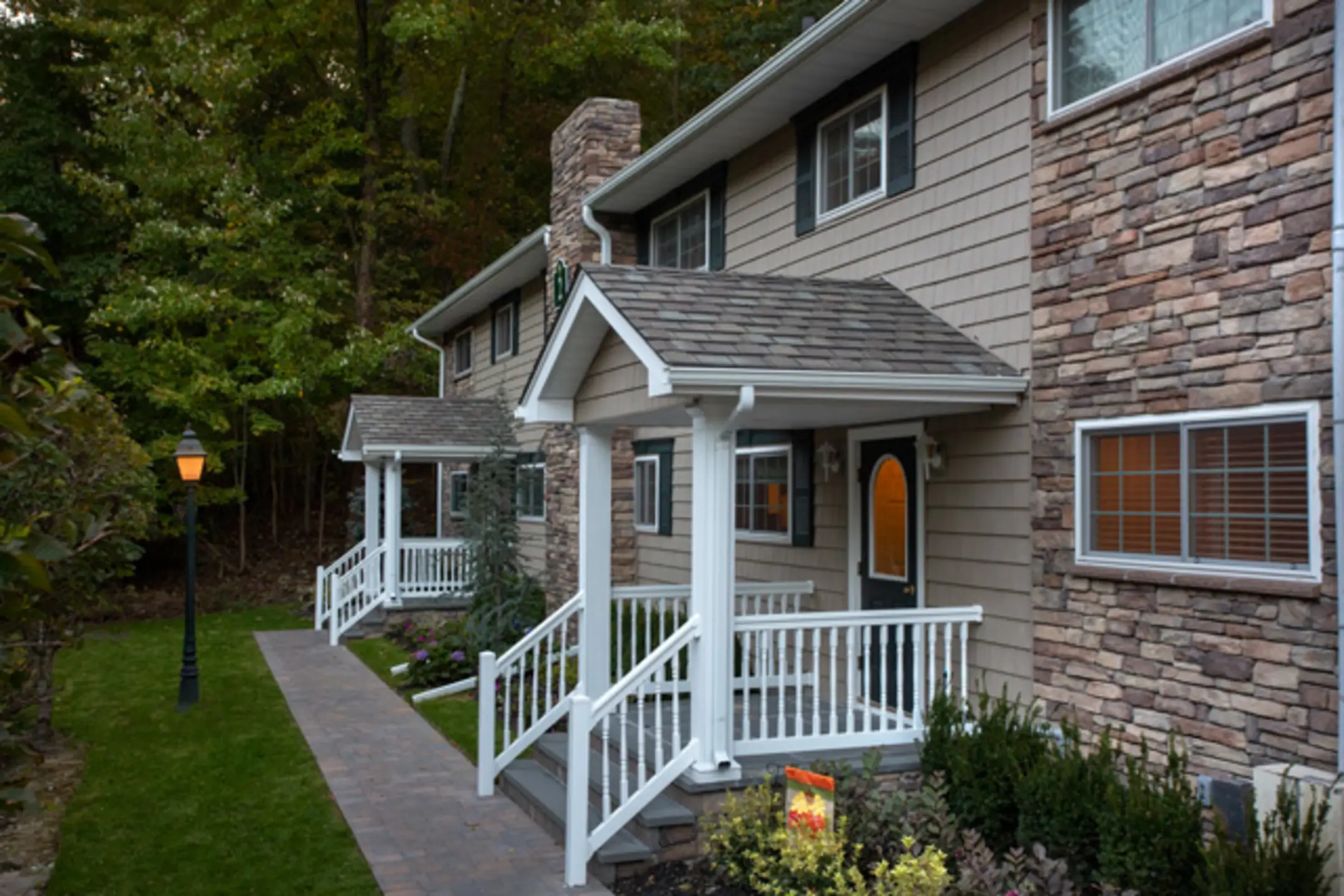 Fairfield Falls 1 & 2 Dark Hallow, 38 Presidents Dr Port Jefferson