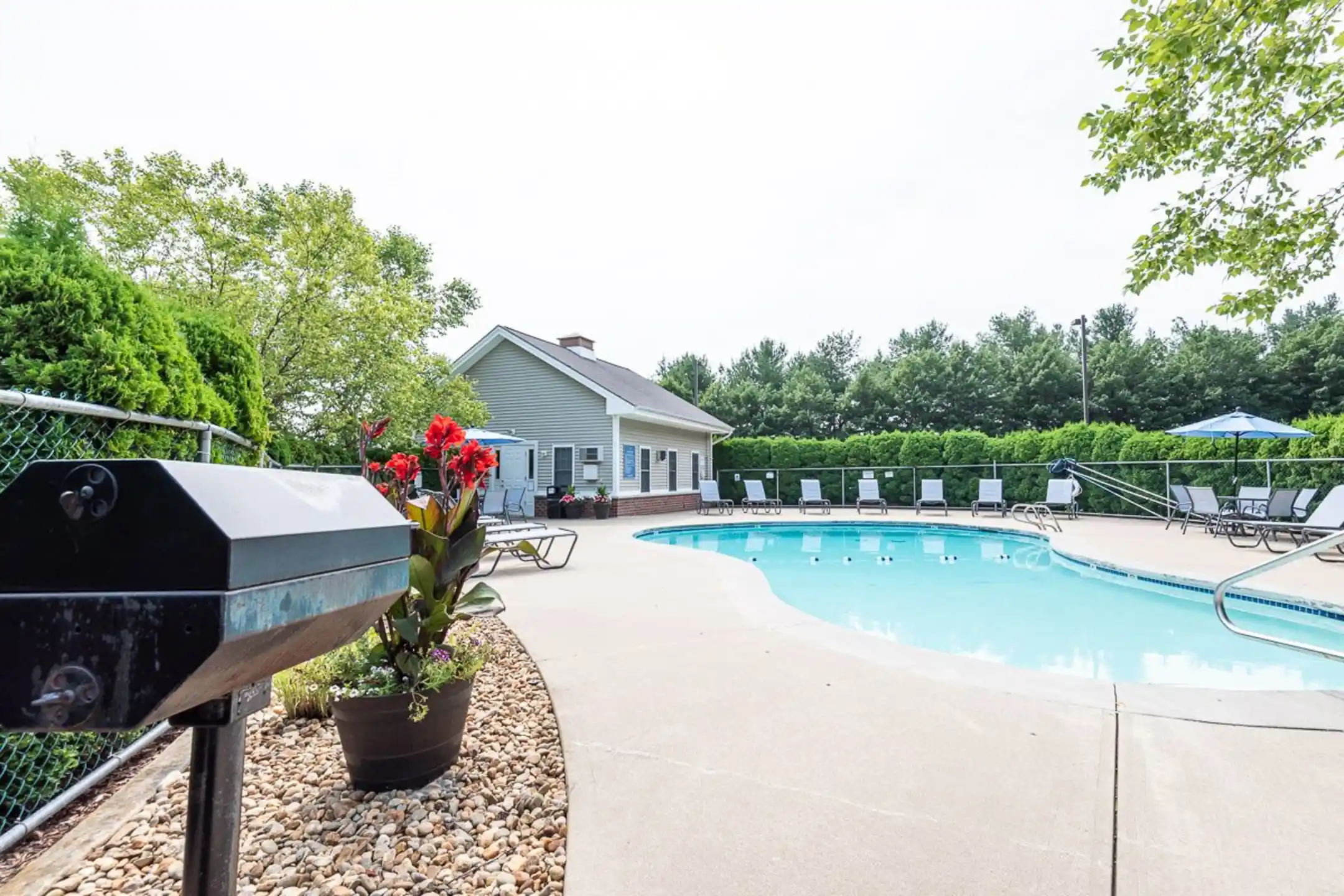 Pool - Carlton Oaks - Salem, NH