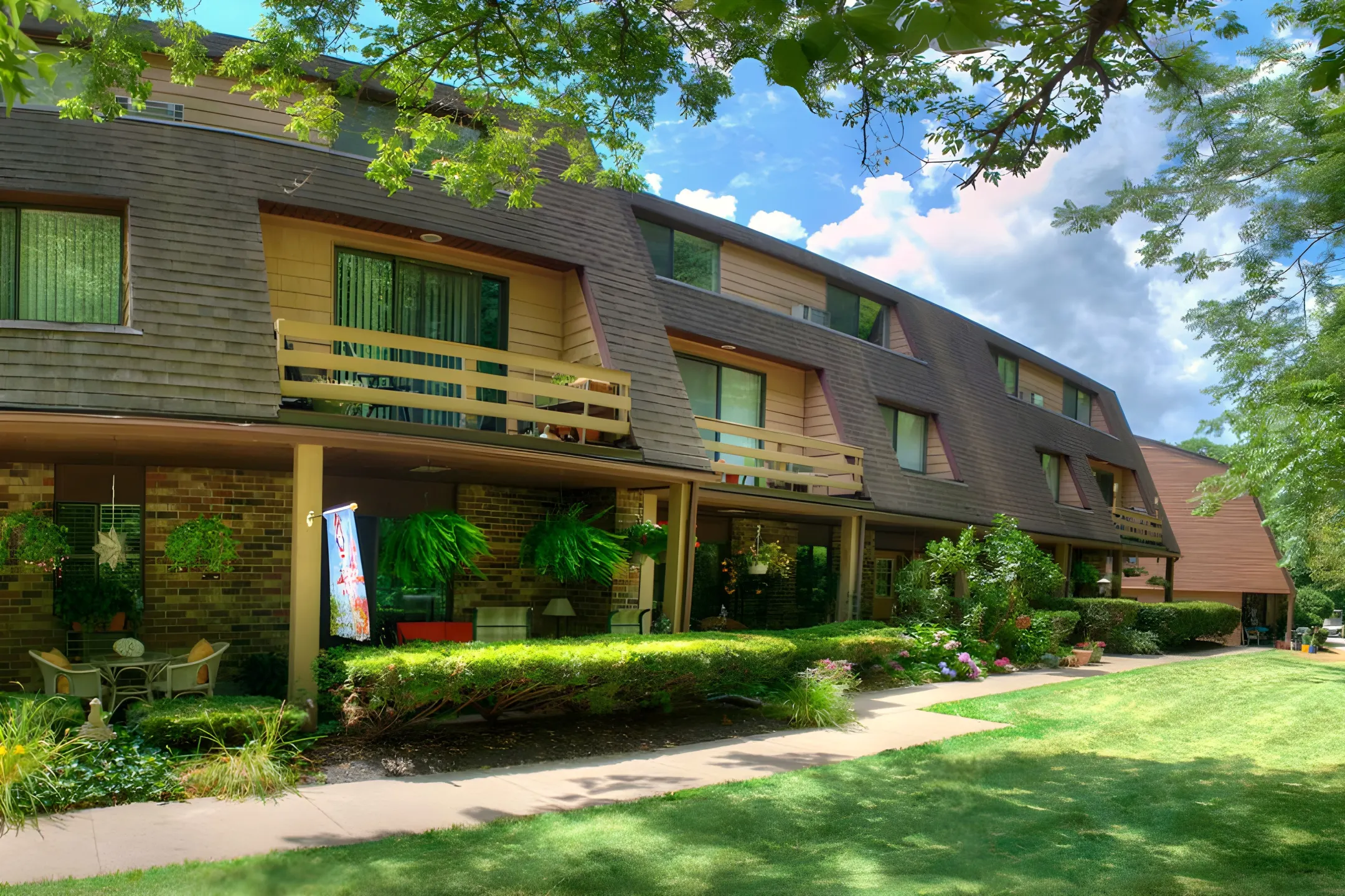 Building - Brook Hill Village Apartments - Rochester, NY