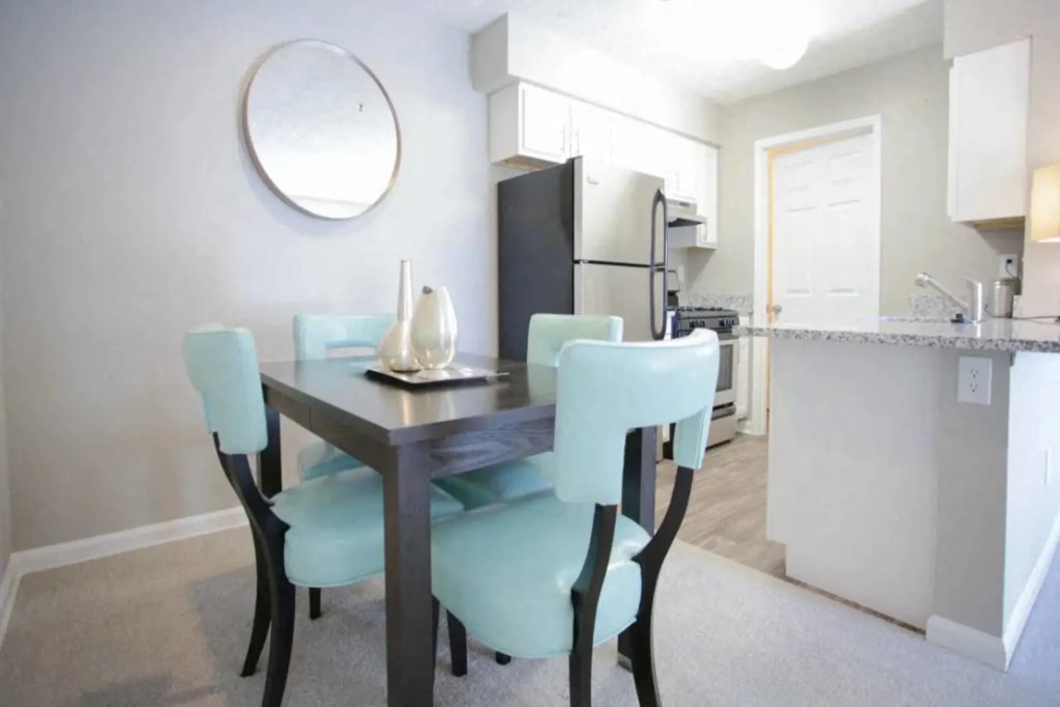 The Emerson 1600 1600 Tibarron Pkwy Se Smyrna, GA Apartments for