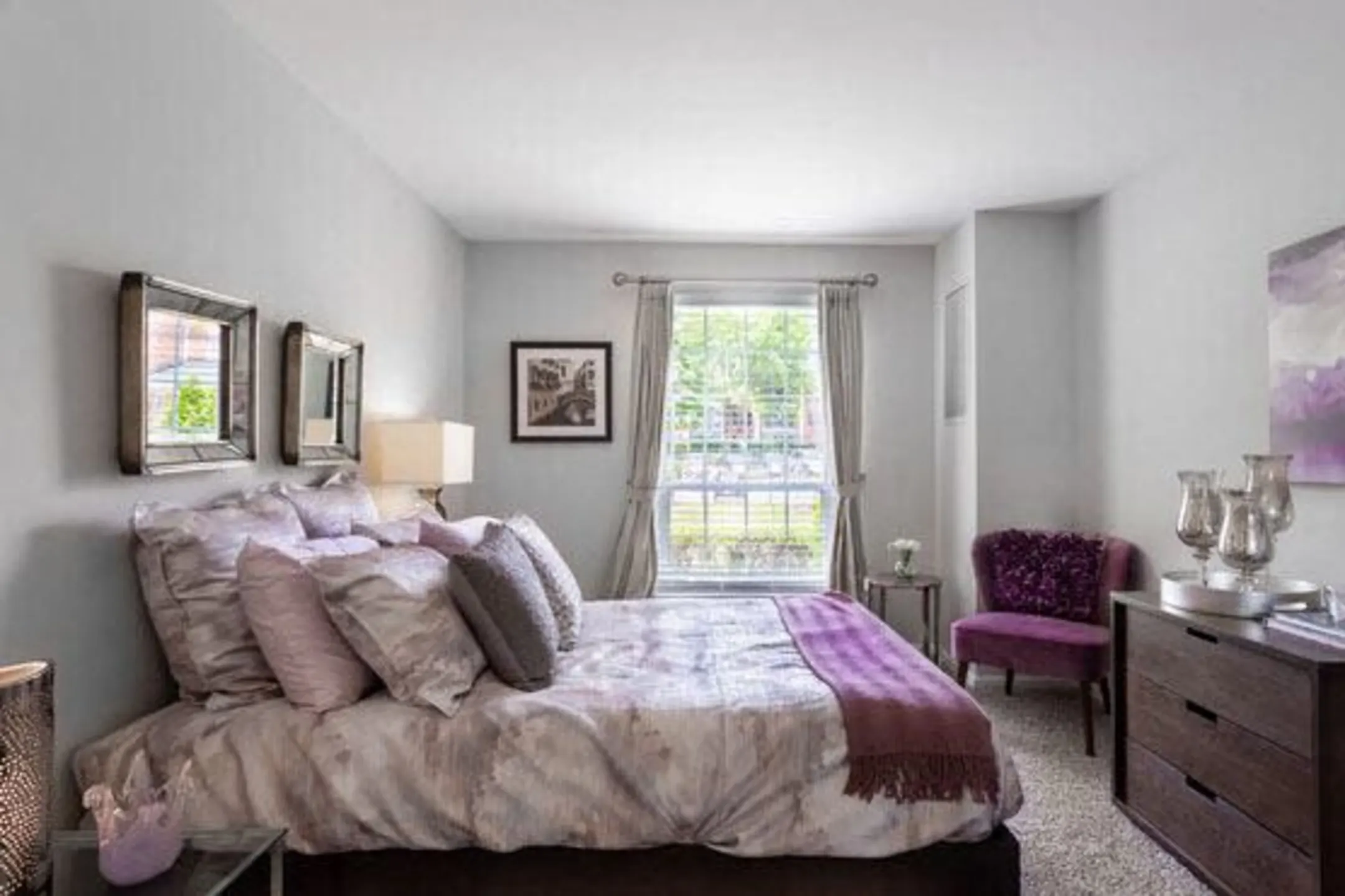 Versailles On the Lakes/Oakbrook Terrace Apartments Oakbrook Terrace