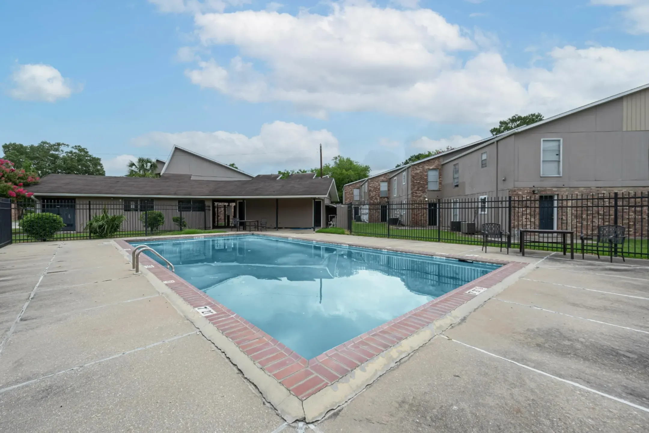 Magnolia Trace 11585 N Harrells Ferry Rd Baton Rouge, LA Apartments