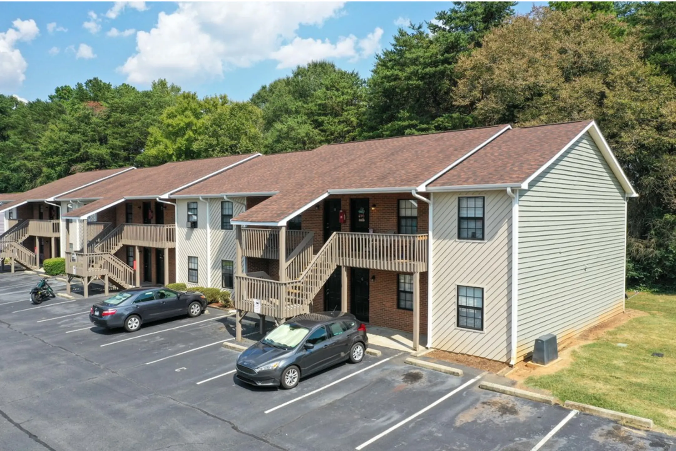 Building - Country Club Apartments - Mooresville, NC