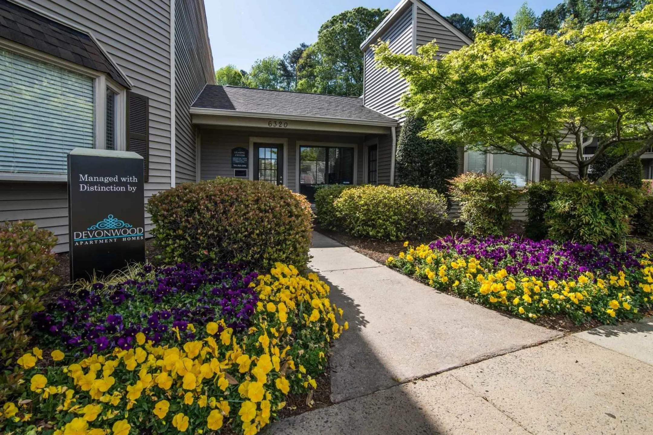 Landscaping - Devonwood Apartment Homes - Charlotte, NC
