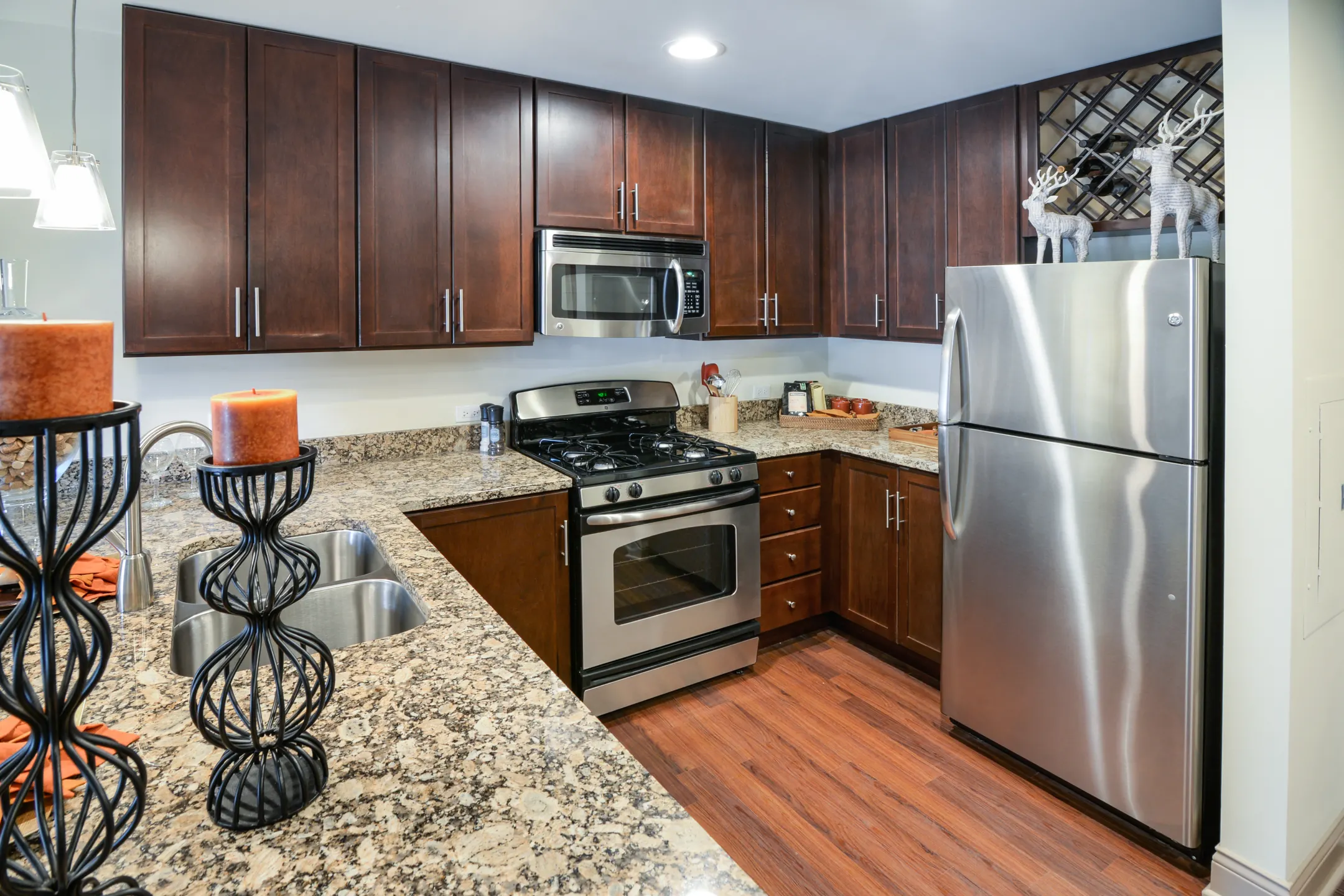 Kitchen - Ninety 7 Fifty On The Park Apartments - Orland Park, IL