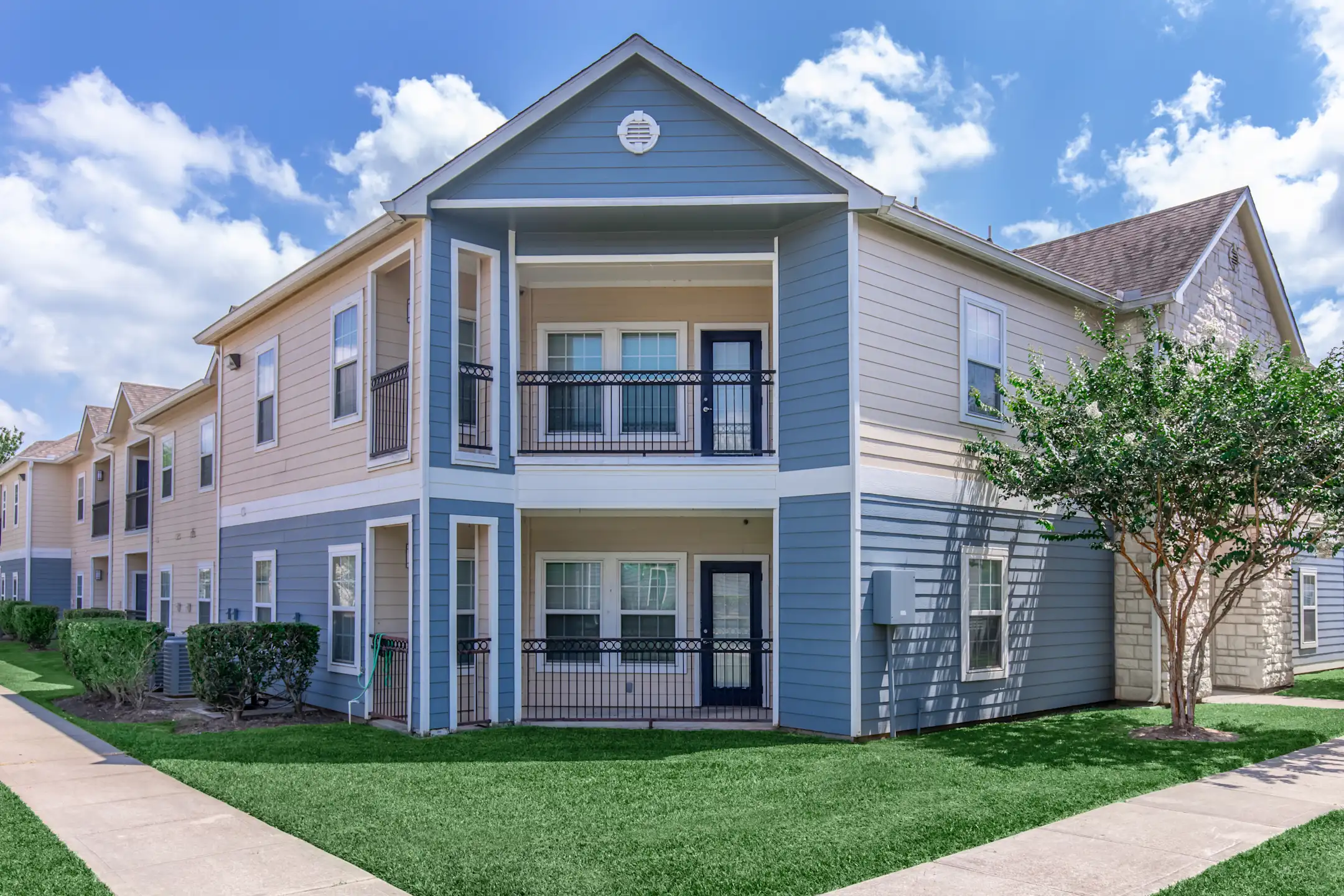 The Residence at Lake Jackson Apartments Lake Jackson, TX 77566