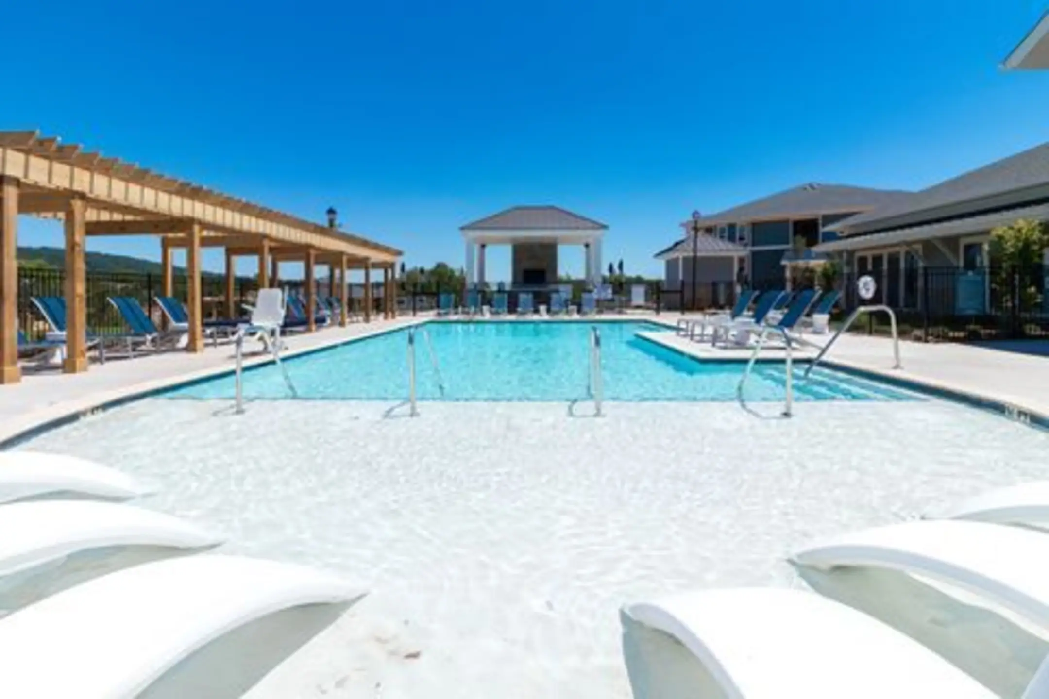 Mosby Poinsett Apartments 6001 Hampden Drive Greenville, SC