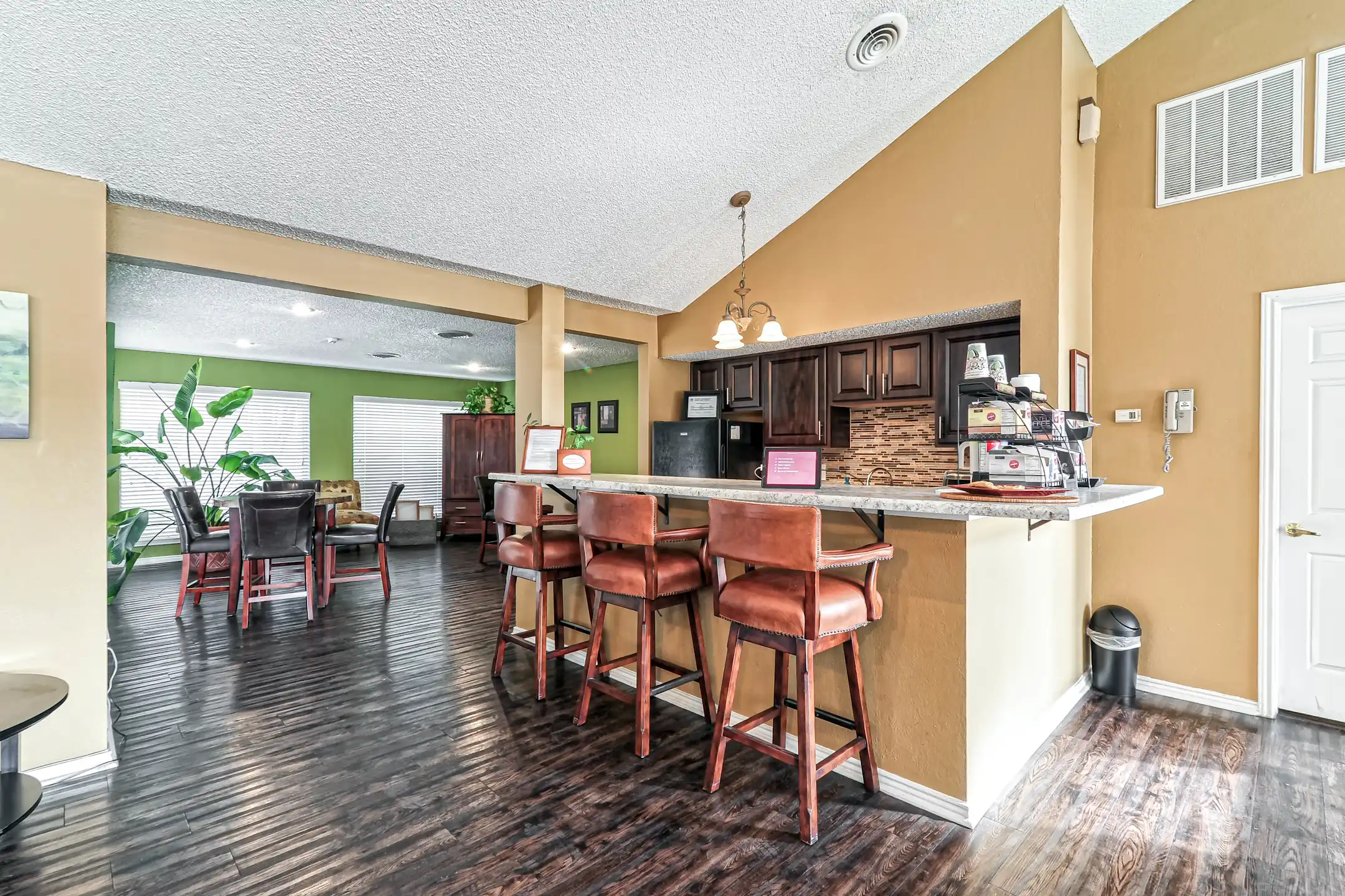 Remington House 600 Barwood Park Austin, TX Apartments for Rent Rent.