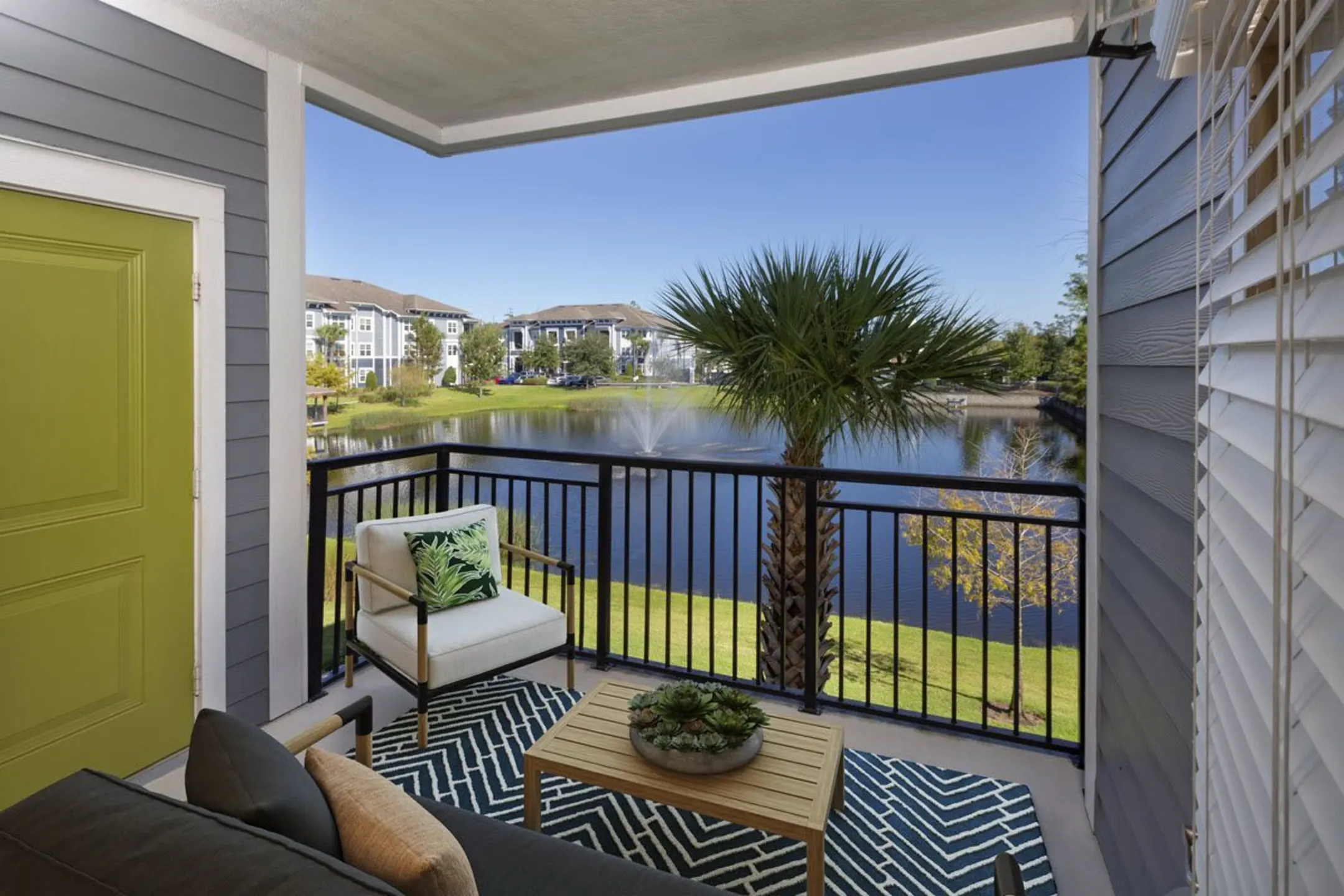 Patio / Deck - Camden Waterford Lakes - Orlando, FL