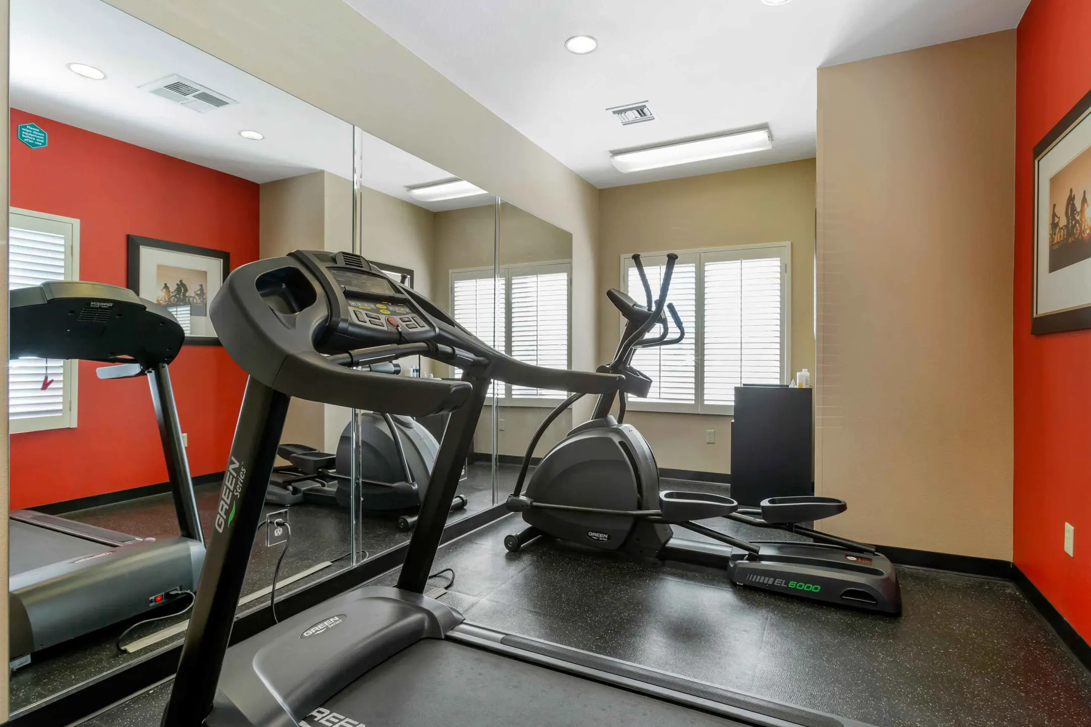 Fitness Weight Room - Furnished Studio - Phoenix - Airport - E. Oak St. - Phoenix, AZ