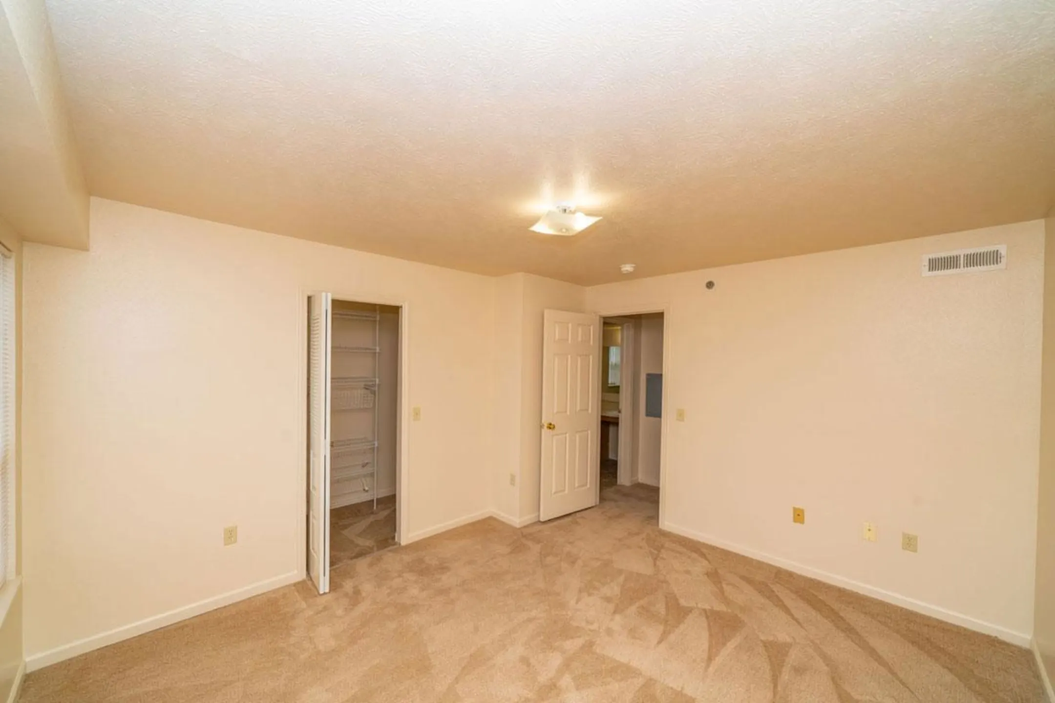 Pine Knoll Apartments Apartments Battle Creek, MI 49014