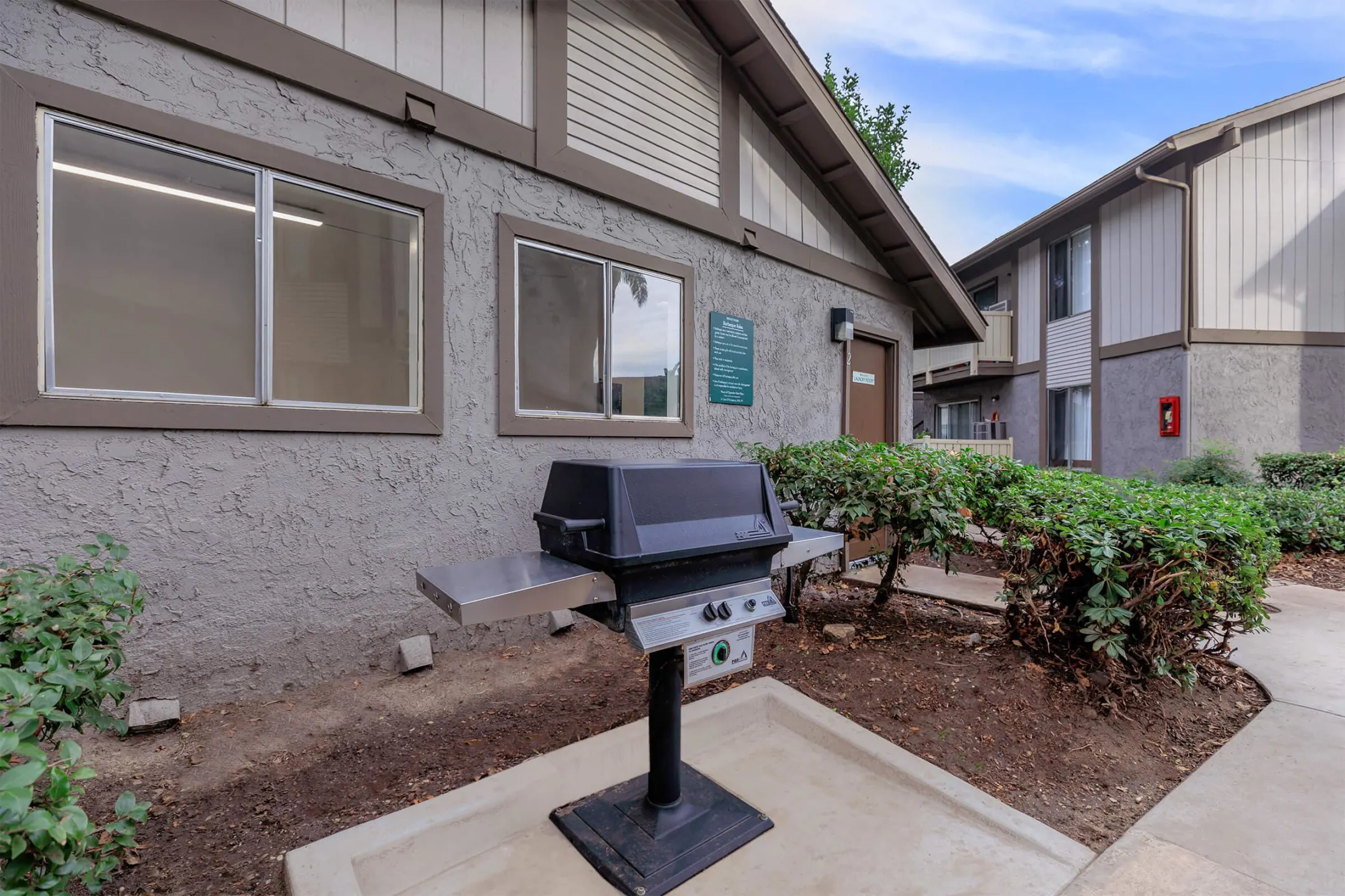 Patio / Deck - Monte Verde Apartment Homes - Anaheim, CA