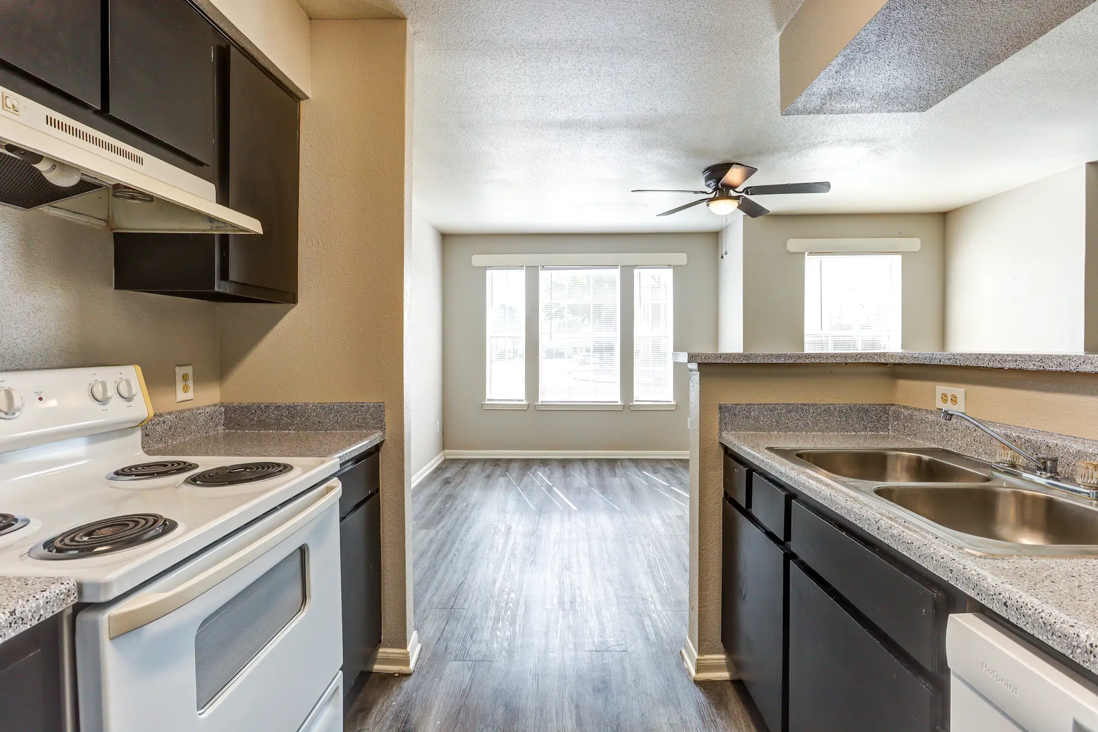 Scott Street Townhomes 7245 Scott St Houston, TX Apartments for