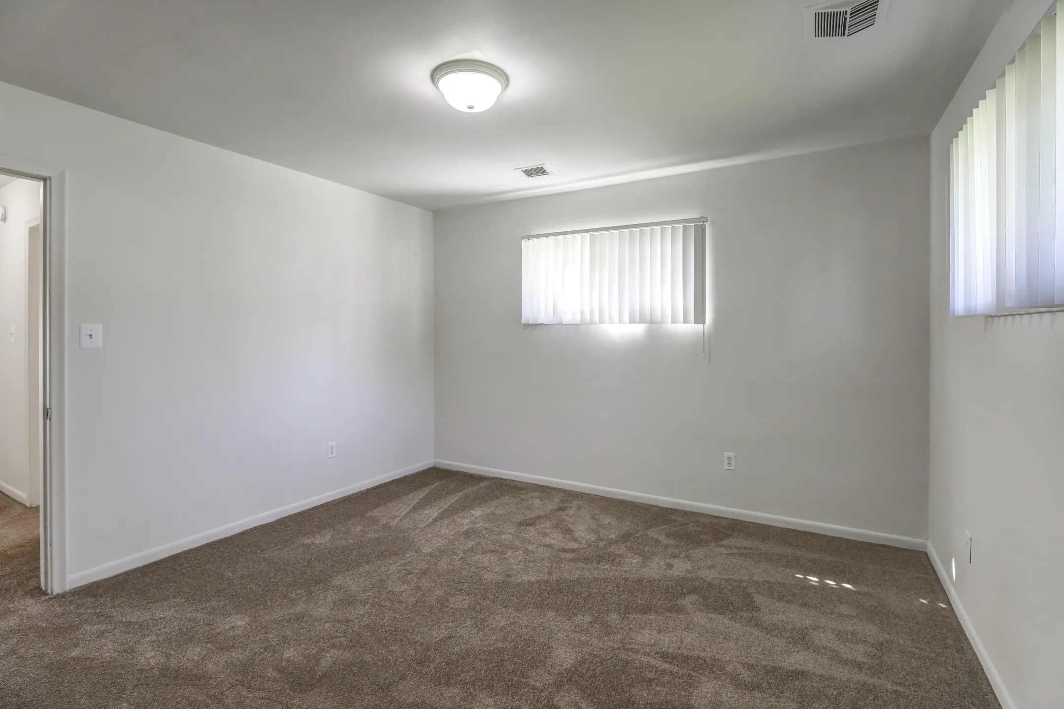 Campbell Row Apartments - 2603 N Campbell Rd | Royal Oak, MI Apartments ...