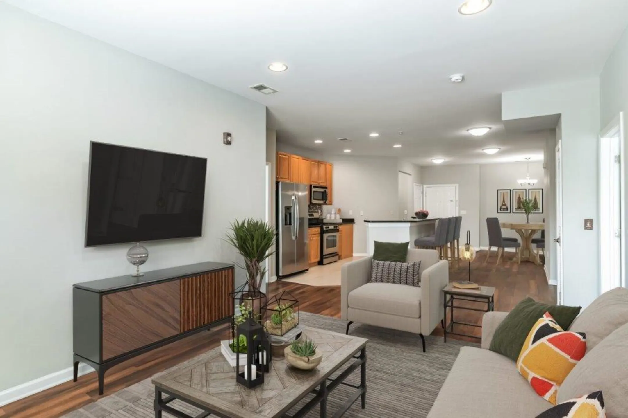 Living Room - Cranford Crossing Apartment Homes - Cranford, NJ