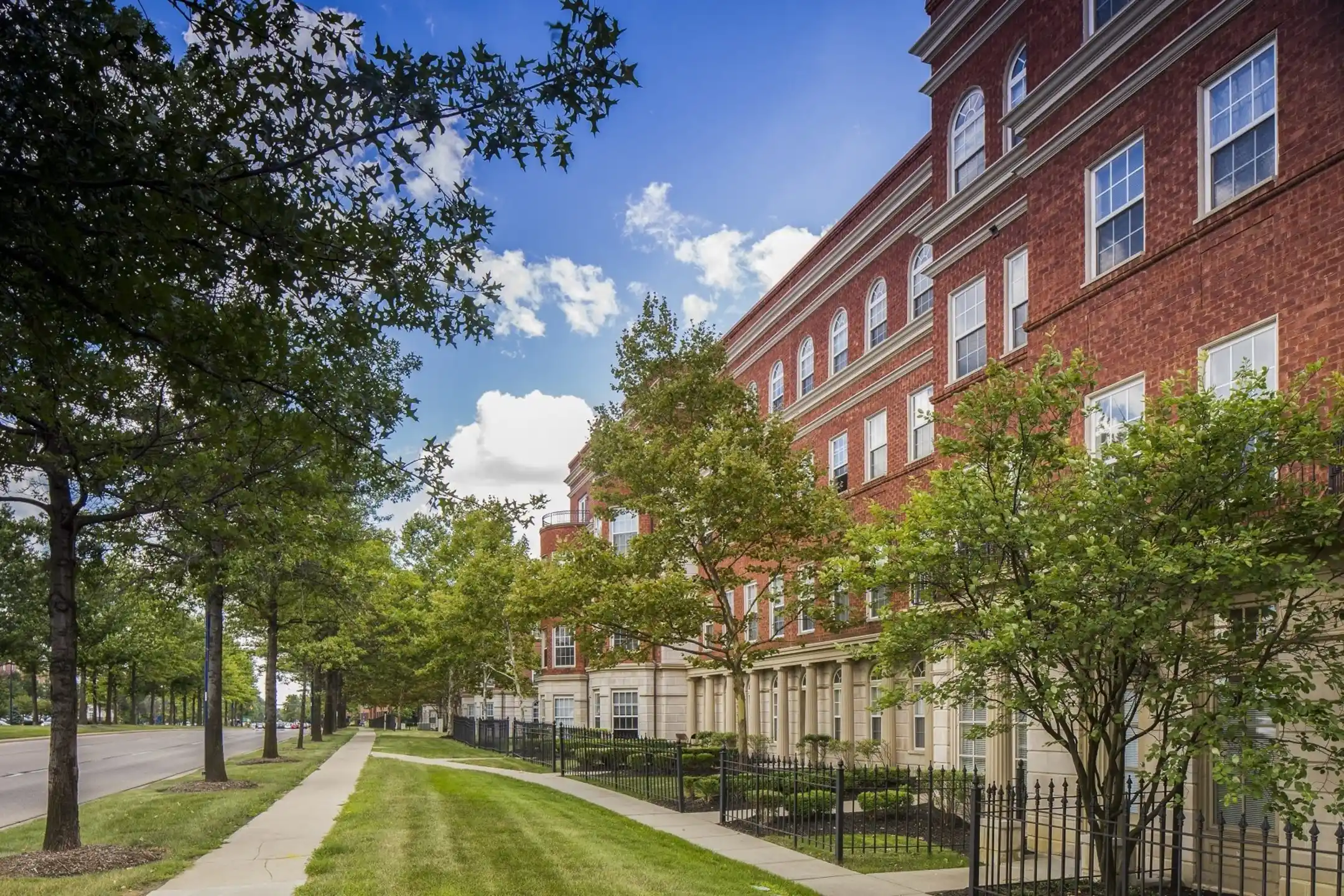 Easton Commons Apartments Columbus Ohio