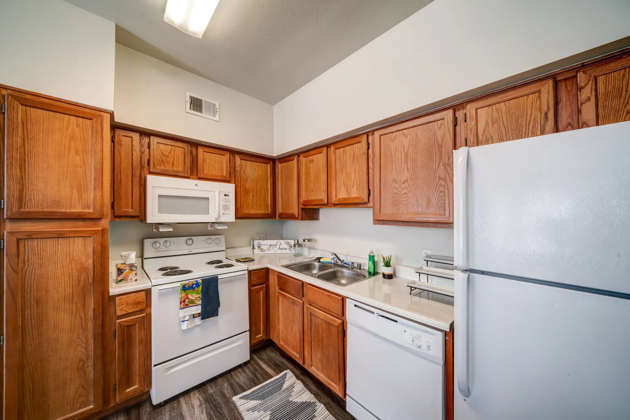 Costa Verde Apartments - Clute, TX 77531