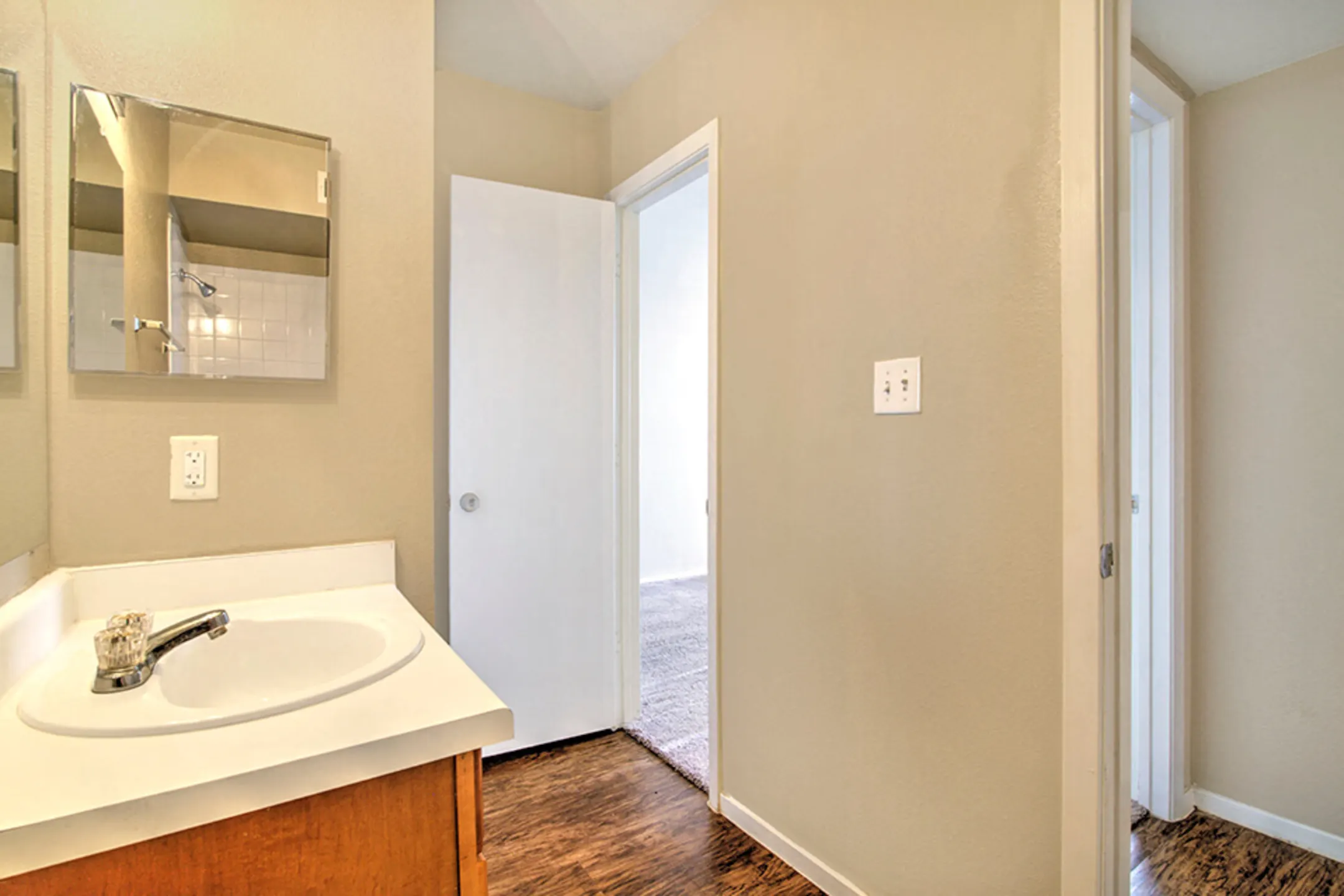 Rolling Oaks Apartments 400 Rolling Oaks Dr Giddings, TX Apartments