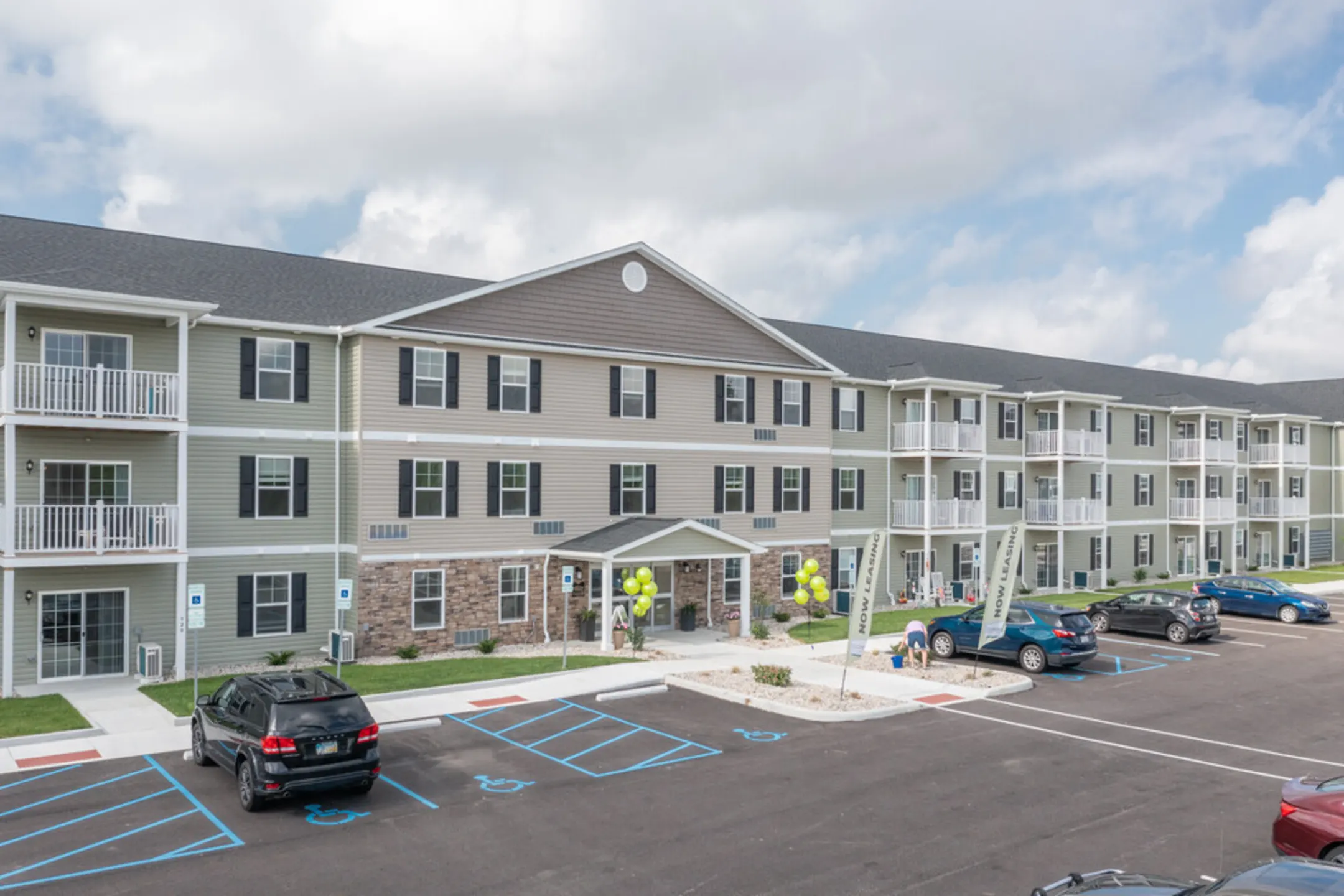 Simmons Crossing Senior Apartments 27480 Simmons Rd Rossford, OH