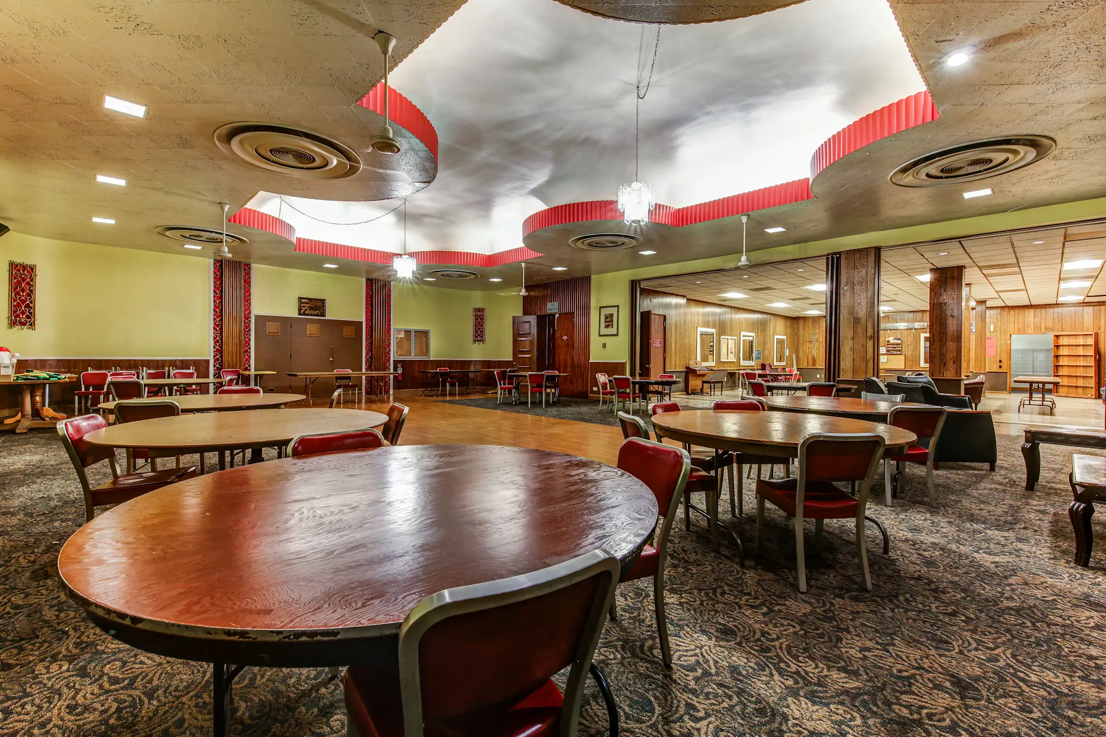 Faust Landmark Apartments 630 E State St Rockford, IL Apartments