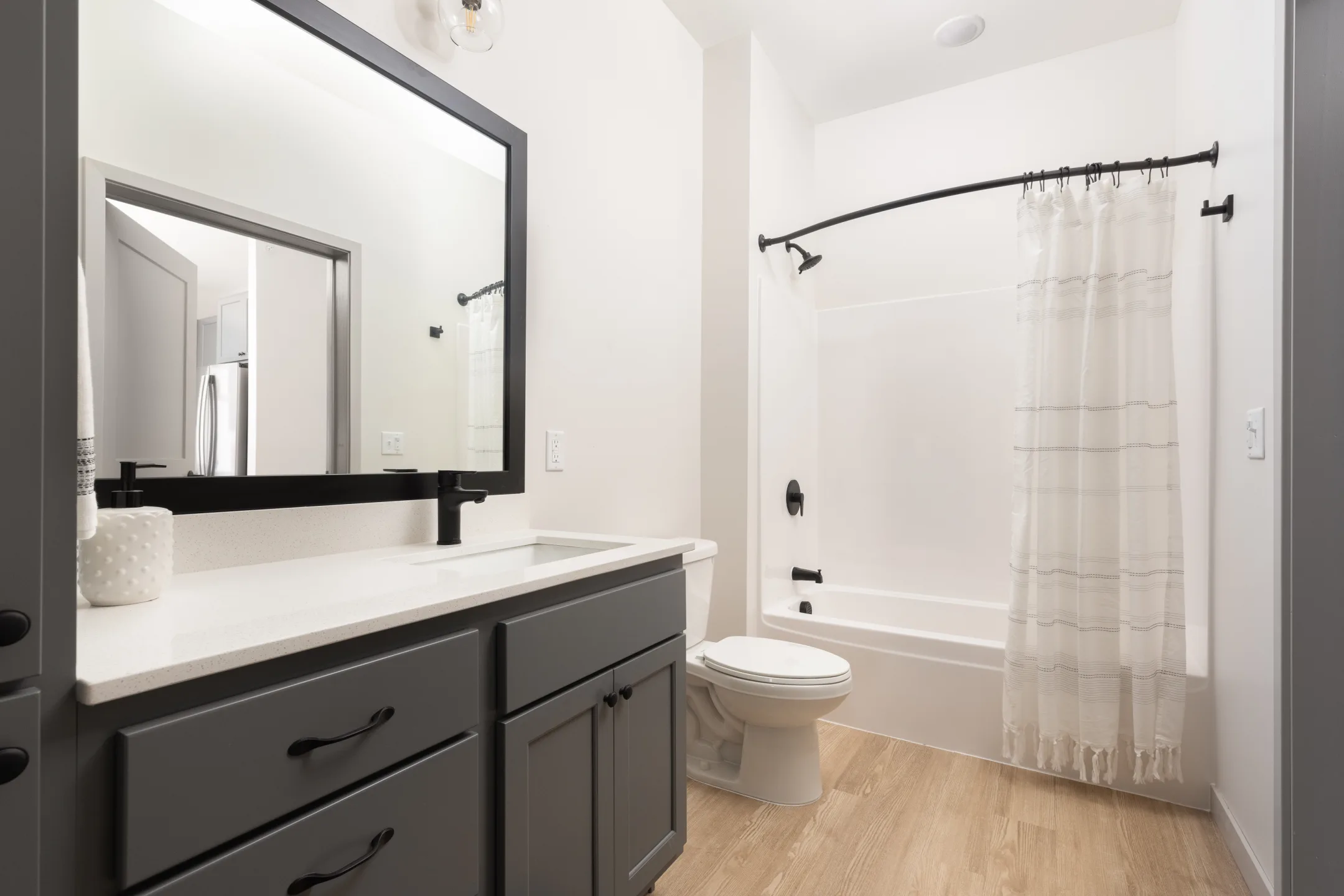 Bathroom - Lynvue Apartments - Richfield, MN