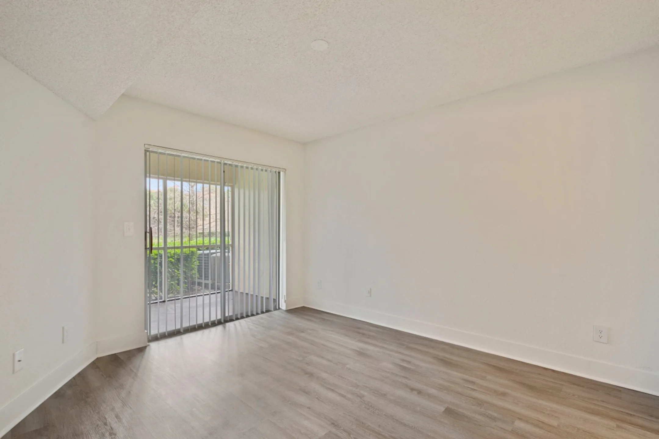 Lakepointe at Jacaranda Apartments - Plantation, FL
