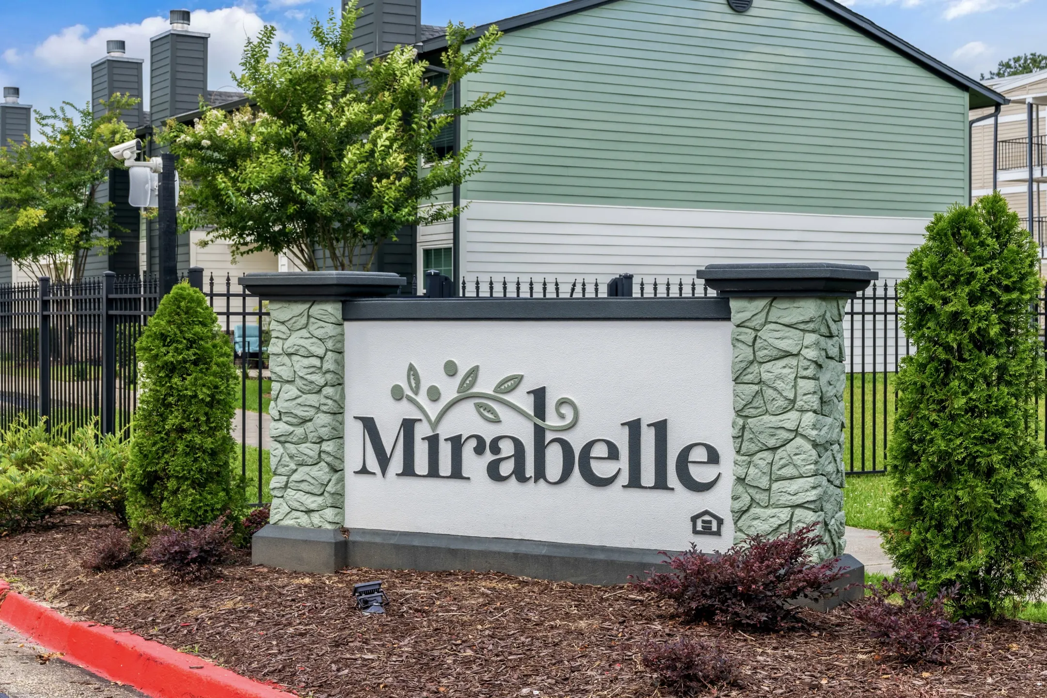 Mirabelle Apartments 6427 Airport Blvd Mobile, AL Apartments for