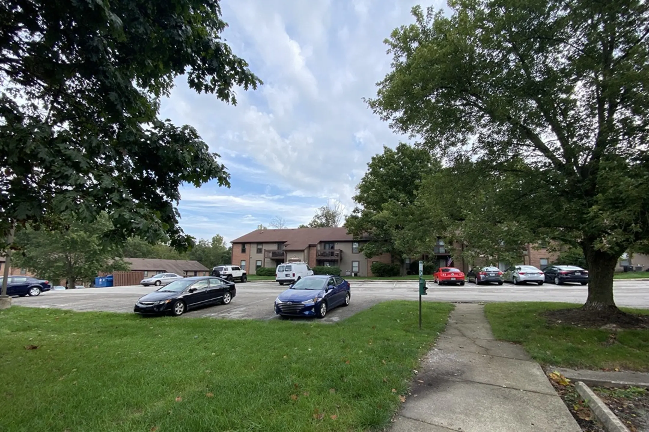 Basswood Apartments 1000 S Basswood Cir Bloomington, IN Apartments