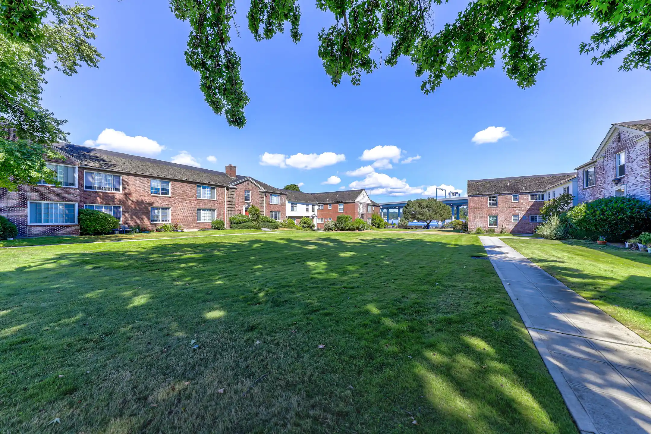 Edgewater Apartments 2411 42nd Ave E Seattle, WA for Rent Rent.