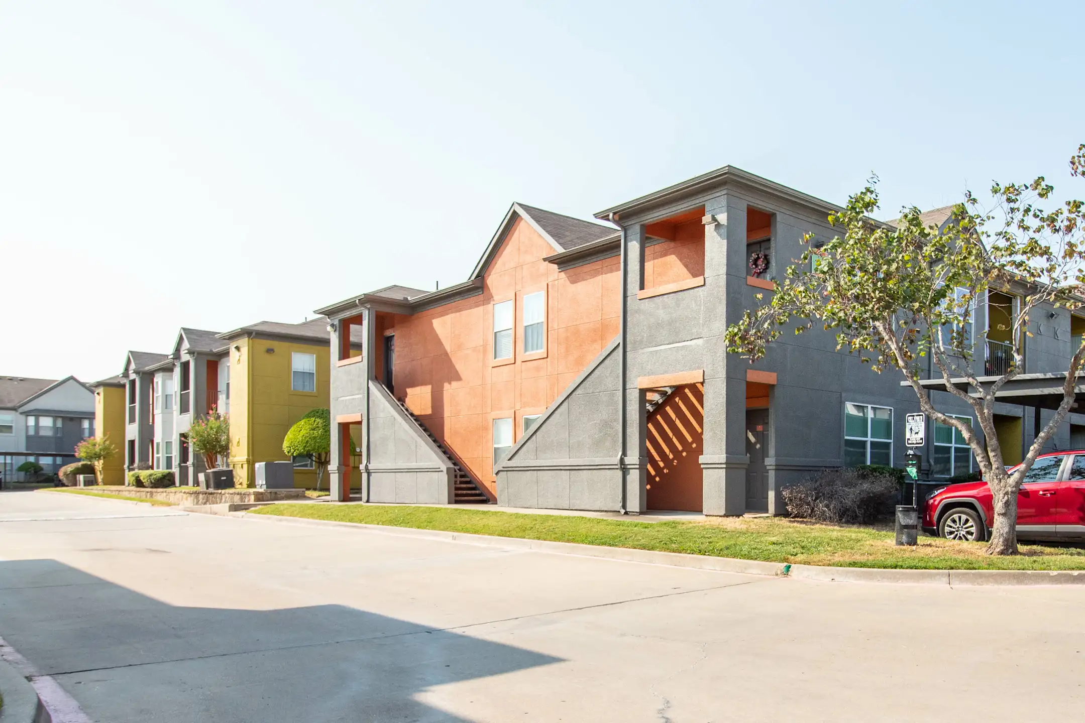 Building - Flats on Chapel - Waco, TX