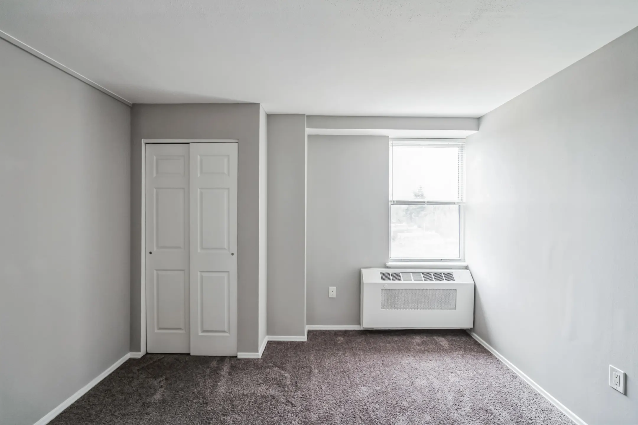 Bedroom - The Revere Apartments - Philadelphia, PA