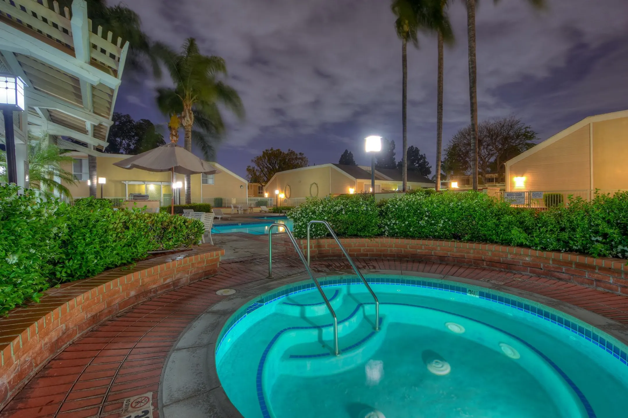 Pool - Greenhouse Apartments - Fullerton, CA