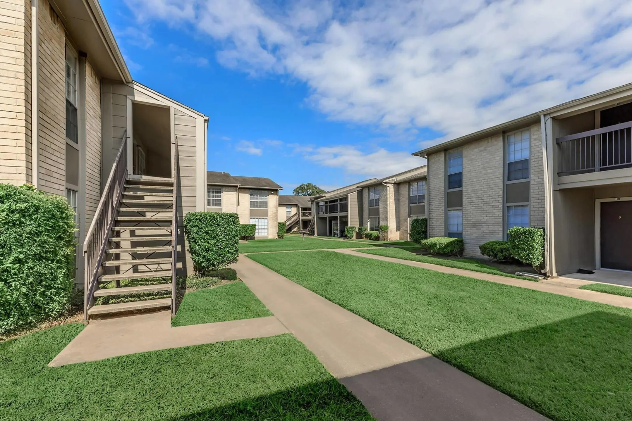 Vanderbilt Apartments 101 Hackberry St Clute, TX Apartments for