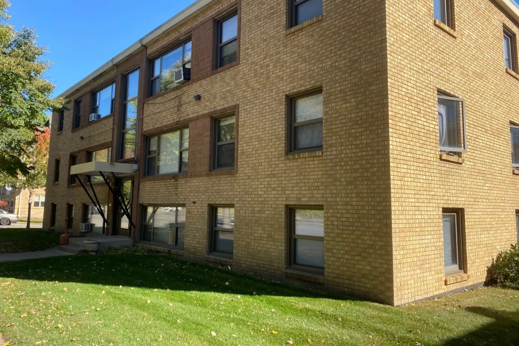West Seventh Street Apartments