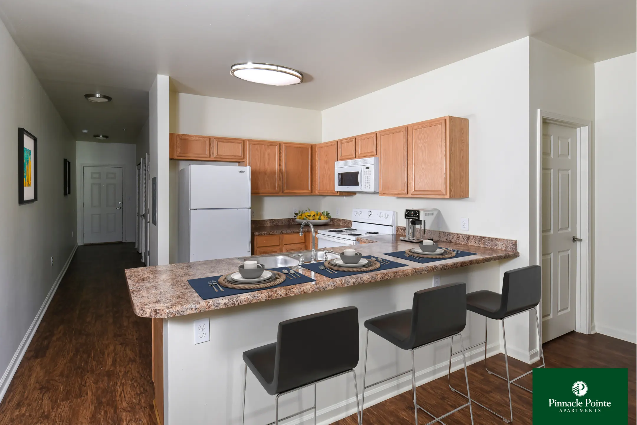 Kitchen - Pinnacle Pointe Apartments - Crestview, FL