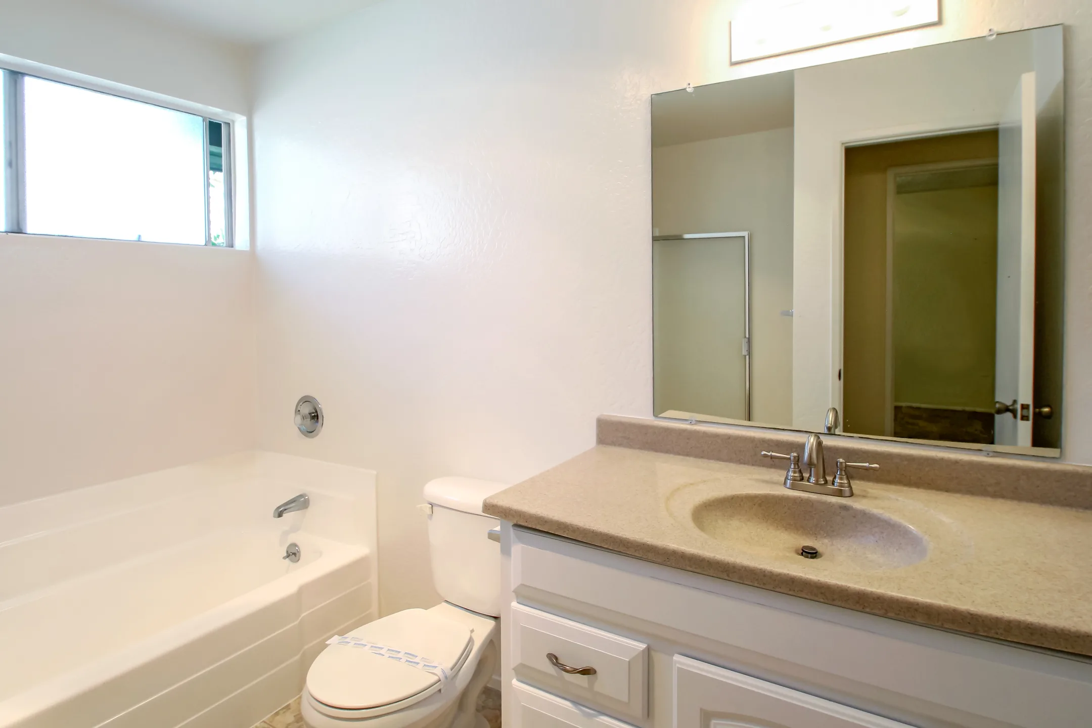 Bathroom - 1575 Oak Apartment Homes - Vista, CA