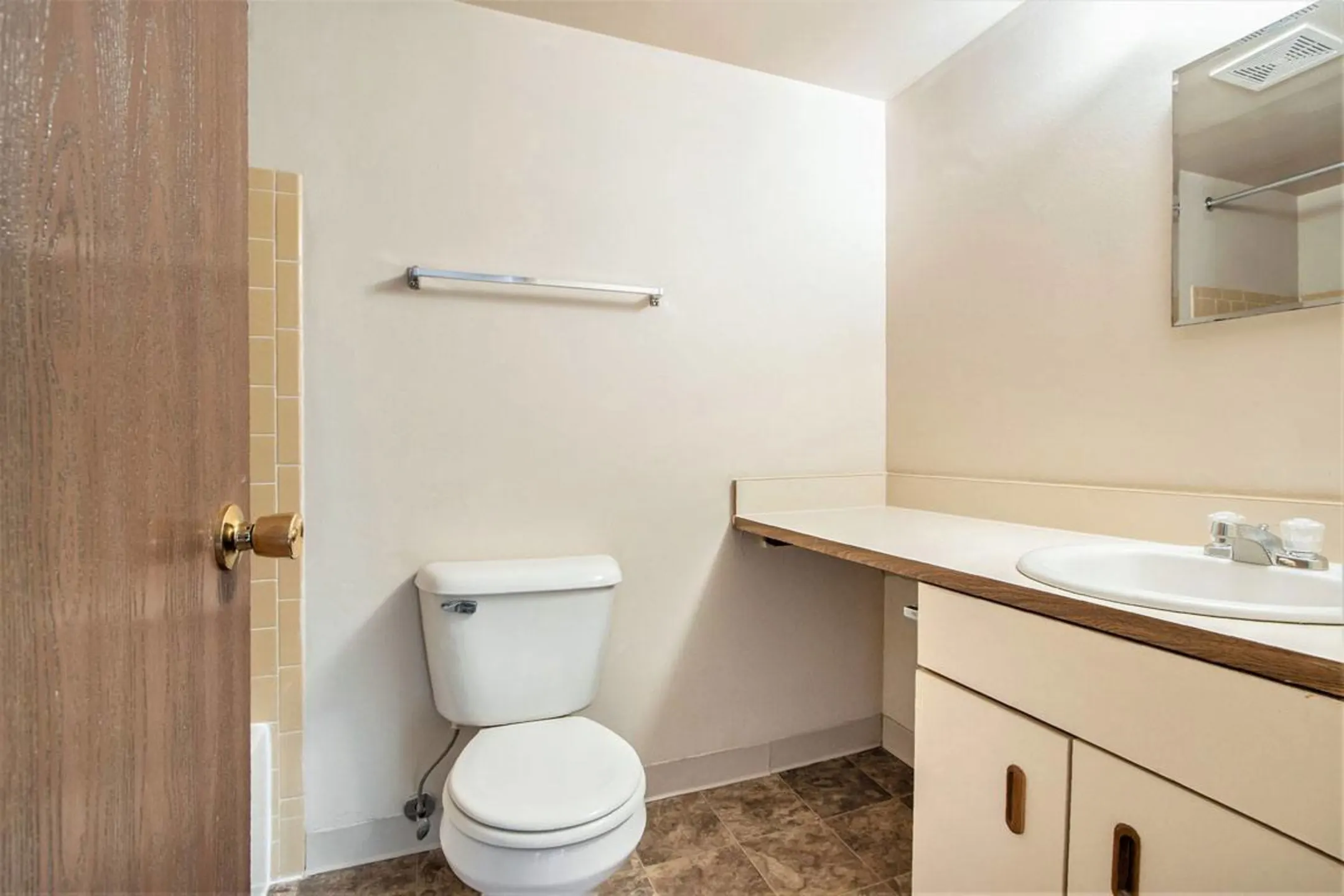 Bathroom - Brookside Apartments - Springfield, MI