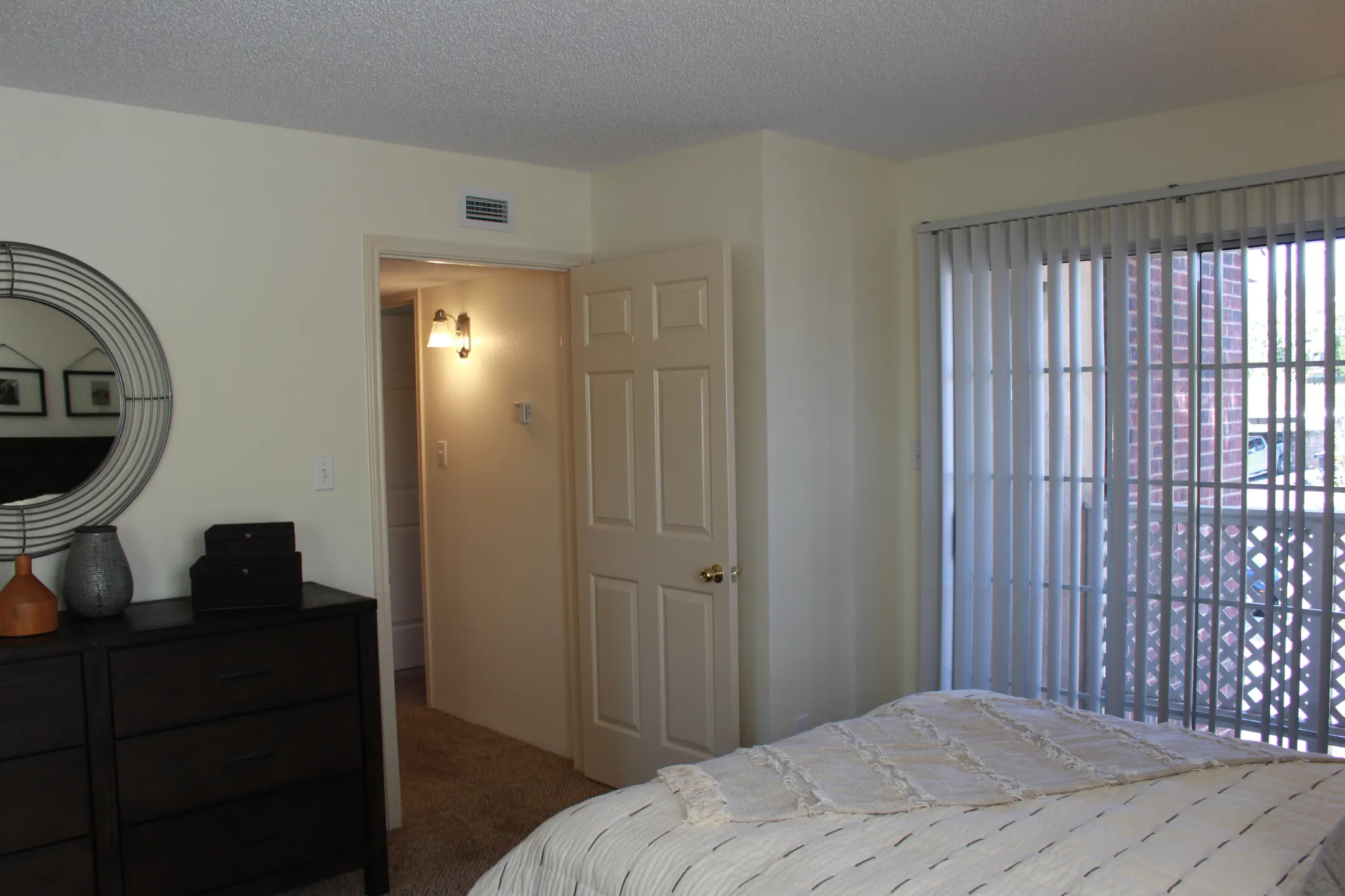 Bedroom - The Crest - El Paso, TX
