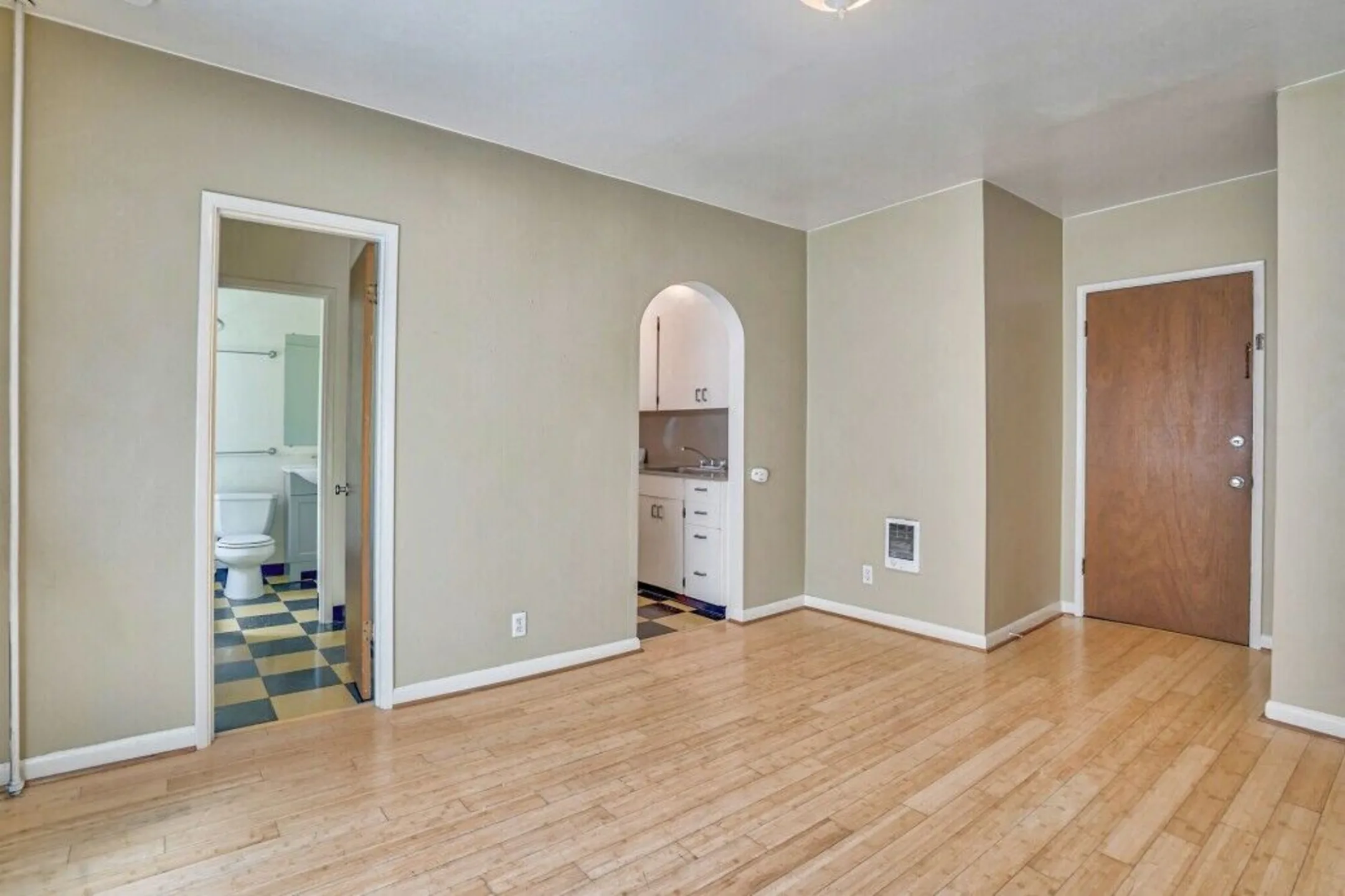Living Room - Winona Apartments - Portland, OR