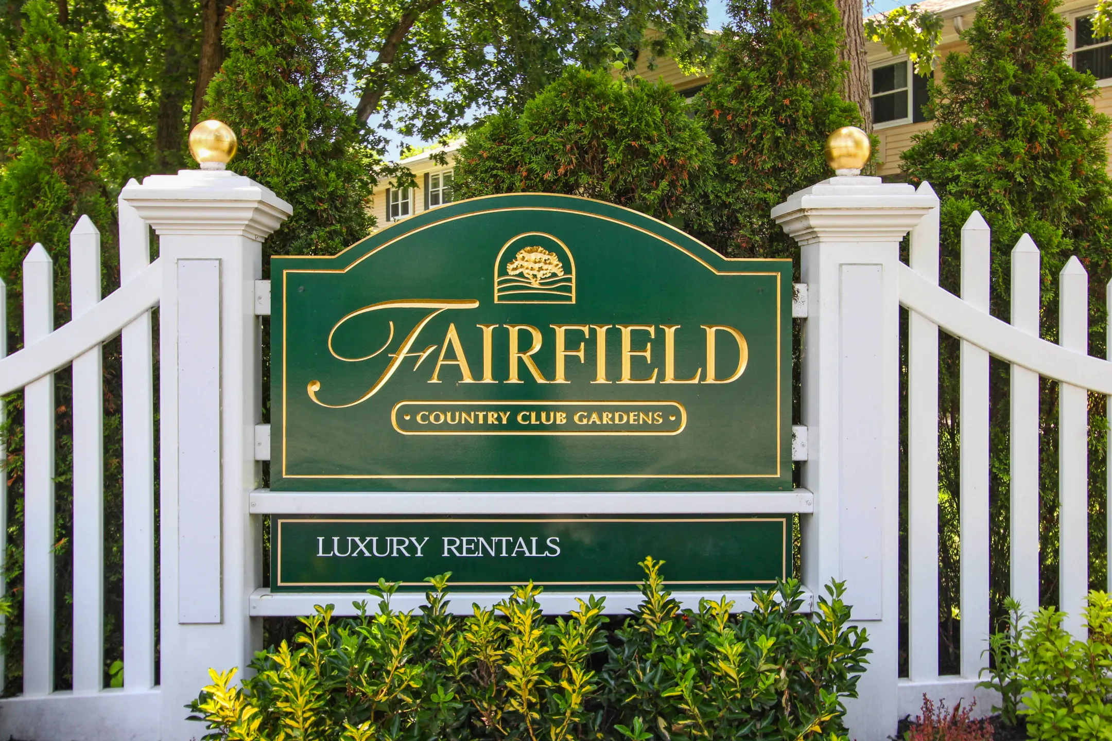 Fairfield Country Club Gardens Apartments - East Islip, NY 11730