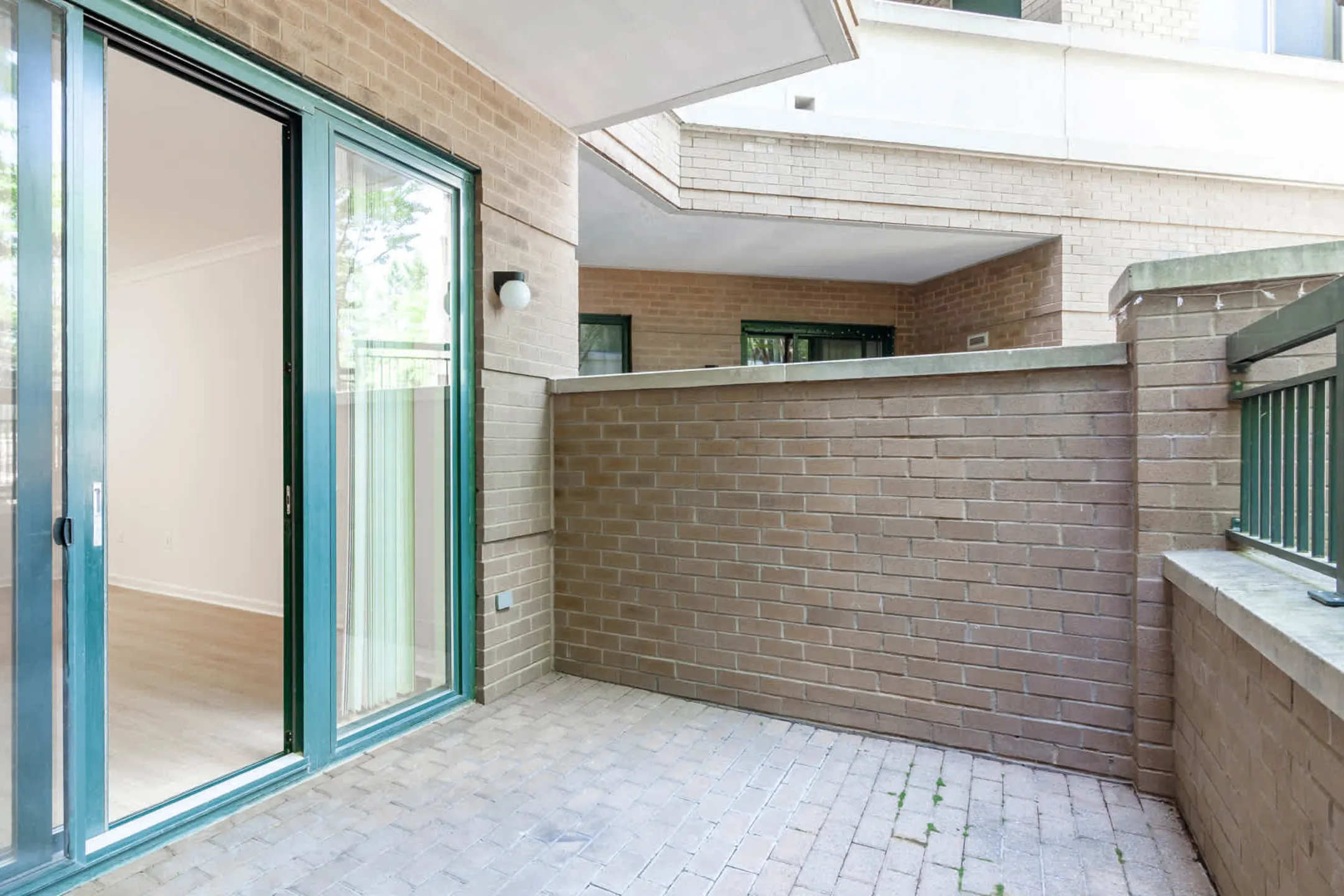 2201 Wilson Apartments Arlington, VA 22201