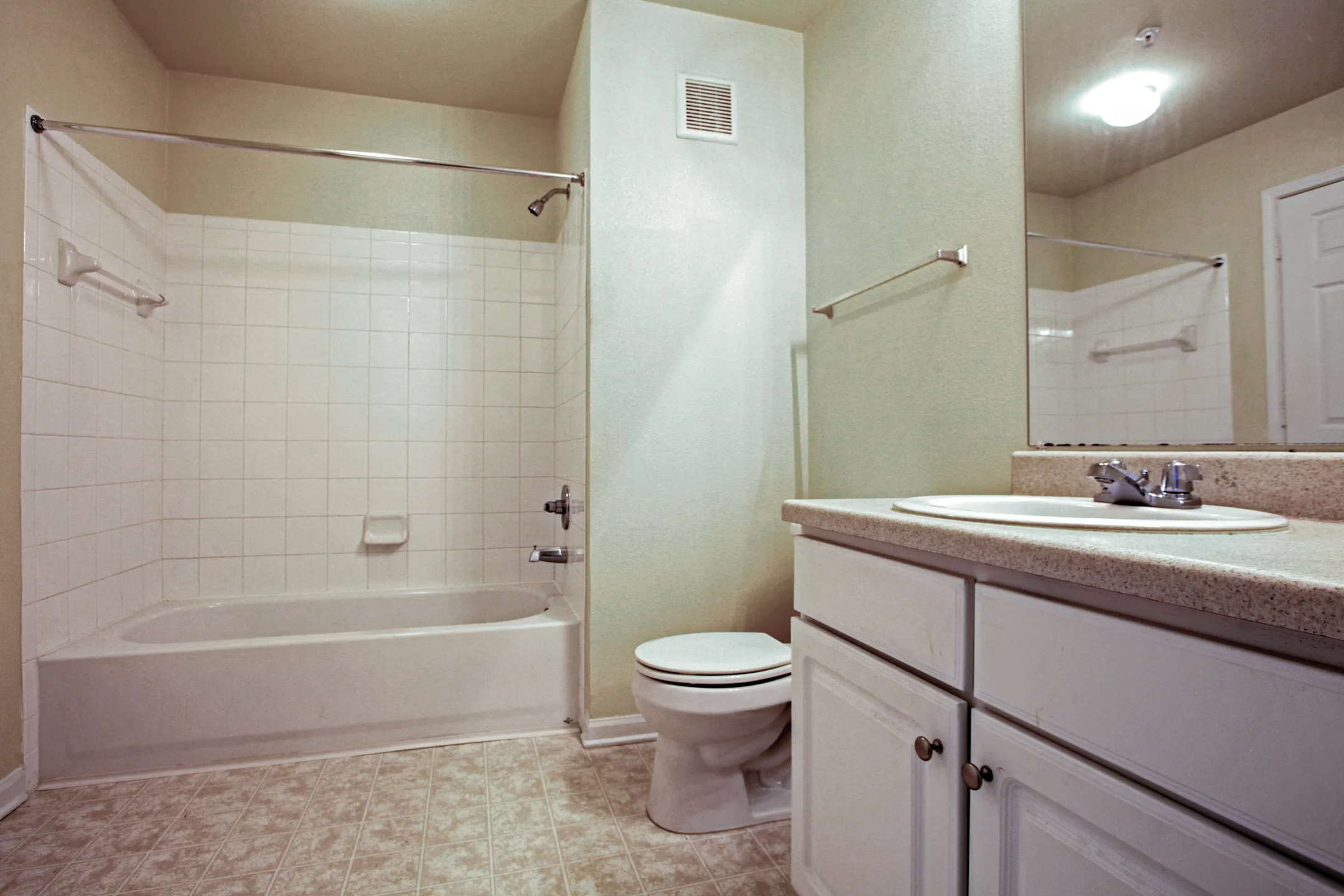 Village Place Apartments Gulfport, MS 39503