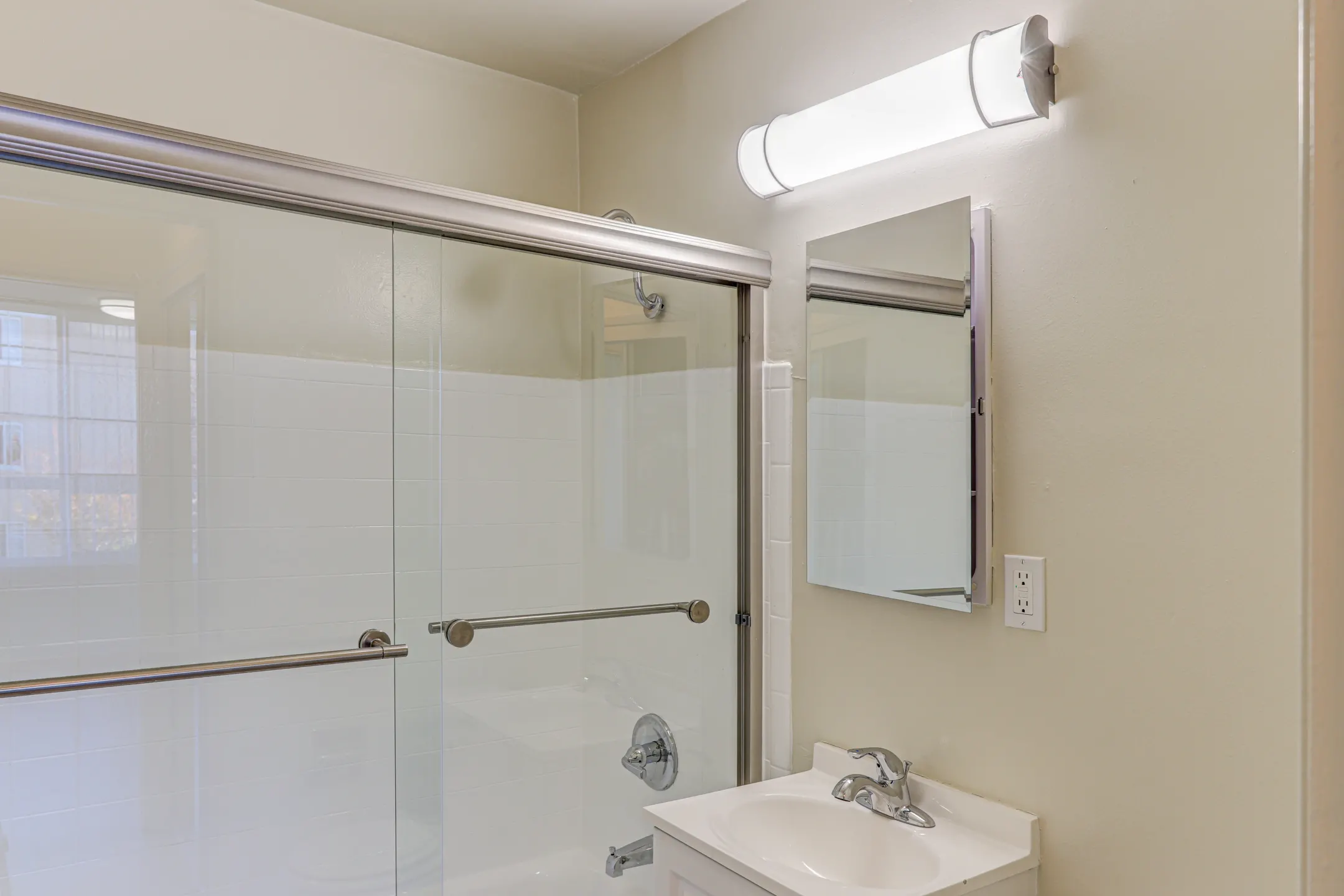 Bathroom - 3655 Colegrove Apartments - San Mateo, CA