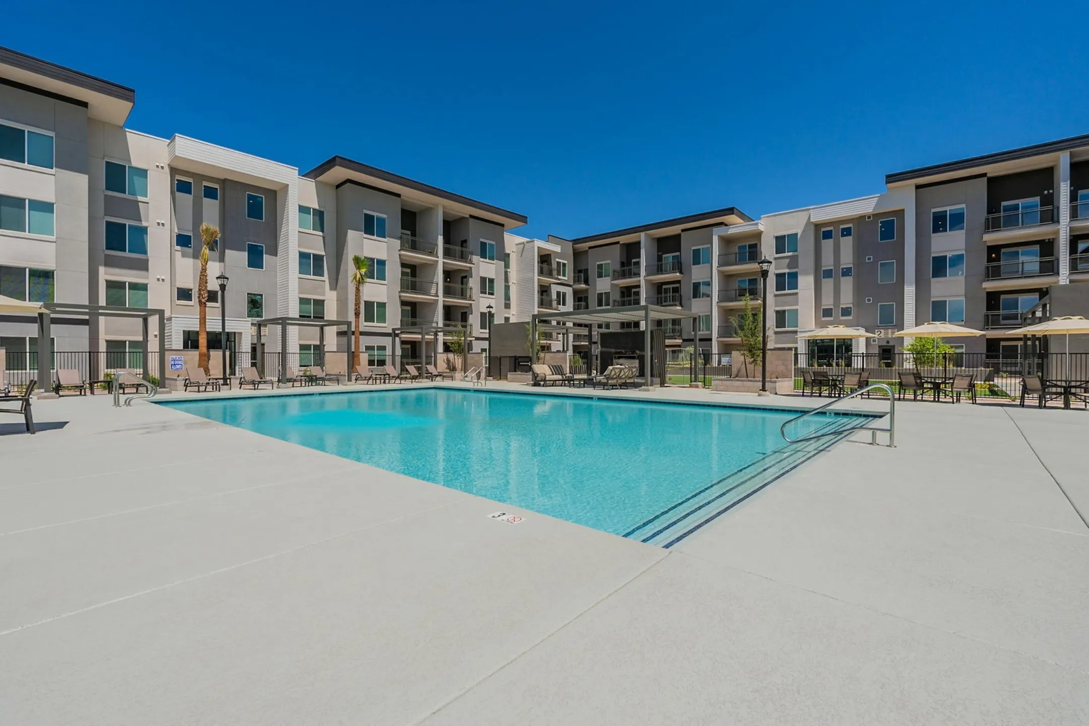 The Falls at Crismon Commons - 1810 South Crismon Road | Mesa, AZ ...