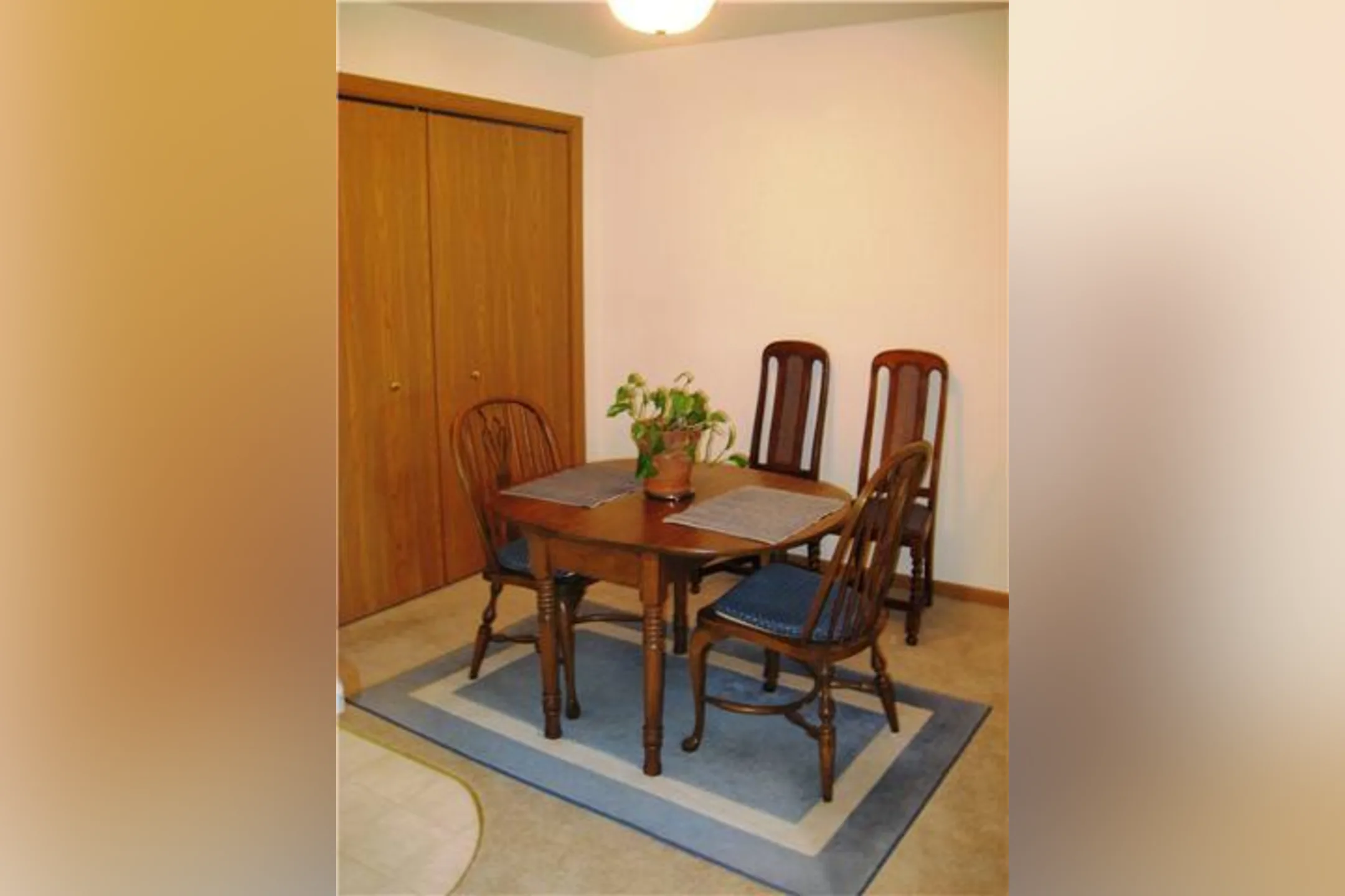 Walworth Ridge Apartments 100 Fox Ln Walworth, WI Apartments for