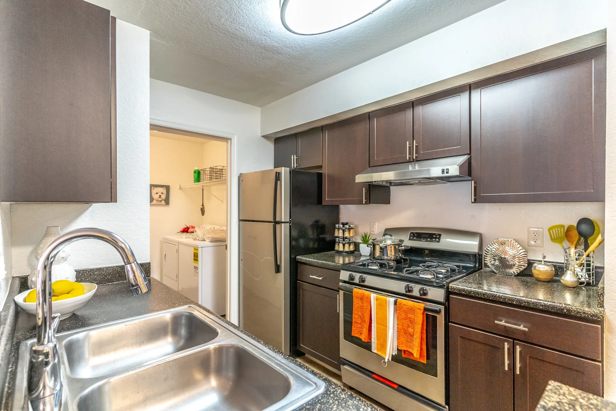 Kitchen - Trails at Loma - Oviedo, FL