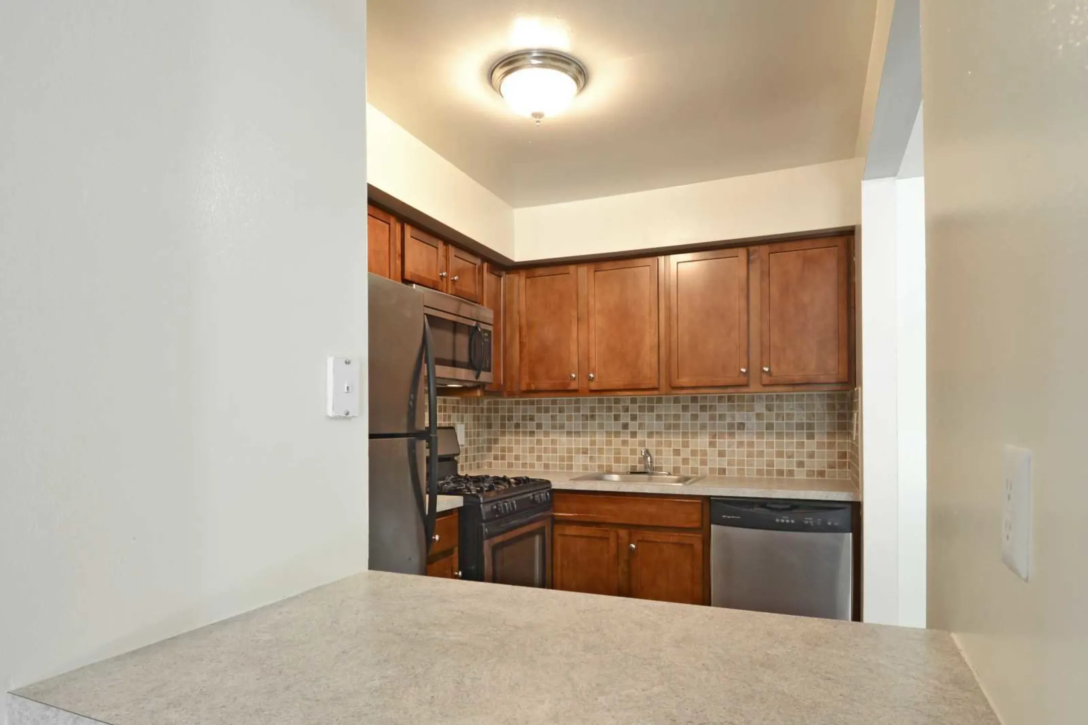 Kitchen - Twelve Trees Apartments And Townhomes - Harrisburg, PA